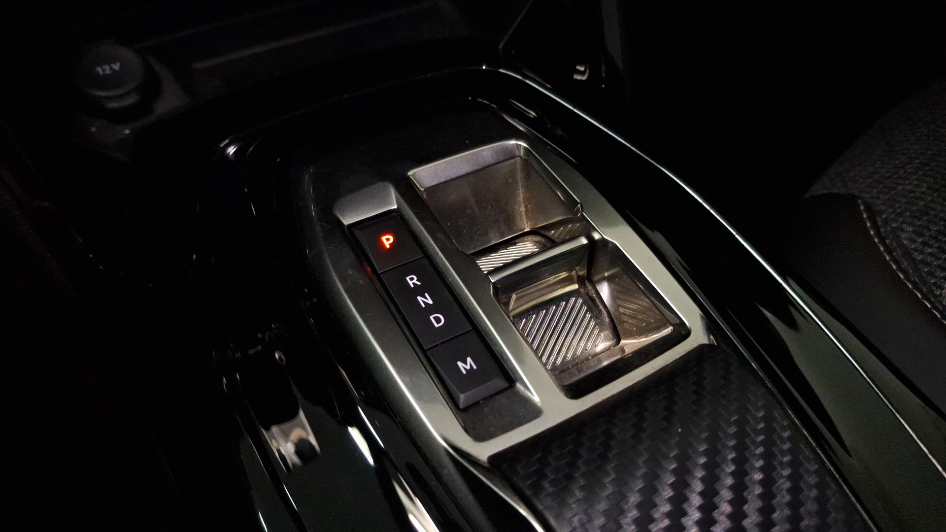 Peugeot 2008 — foto 11 de 16