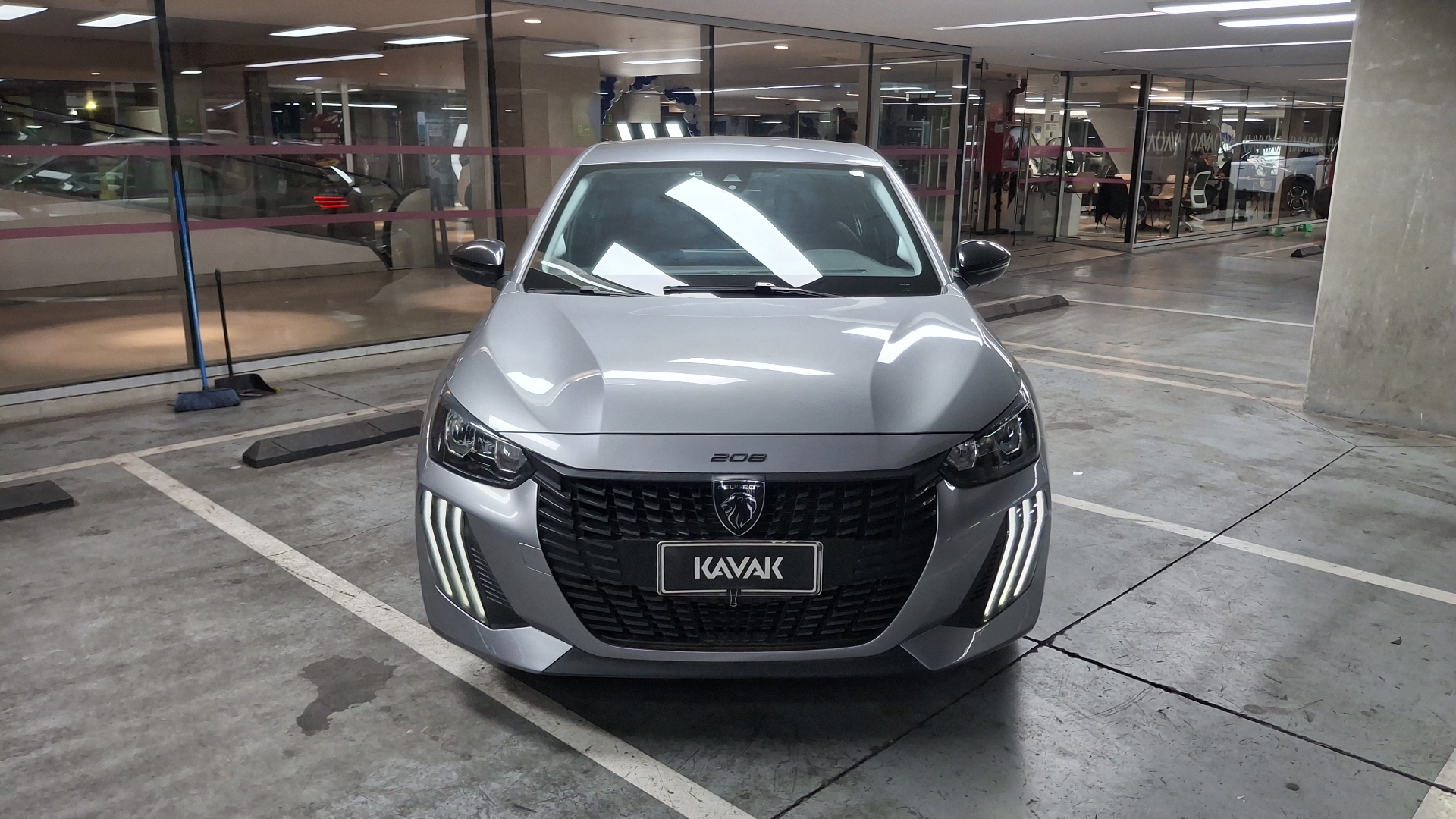 Peugeot 208 — foto 2 de 15