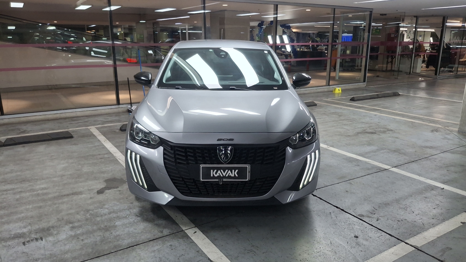 Peugeot 208 — foto 2 de 15