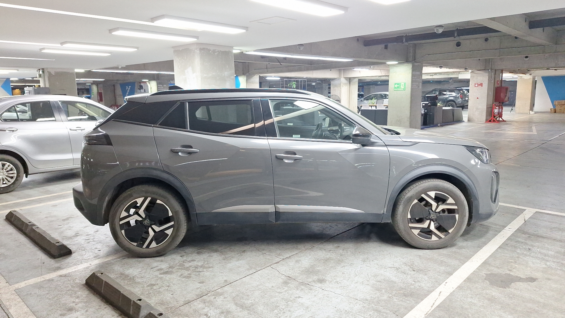 Peugeot 2008 — foto 5 de 15