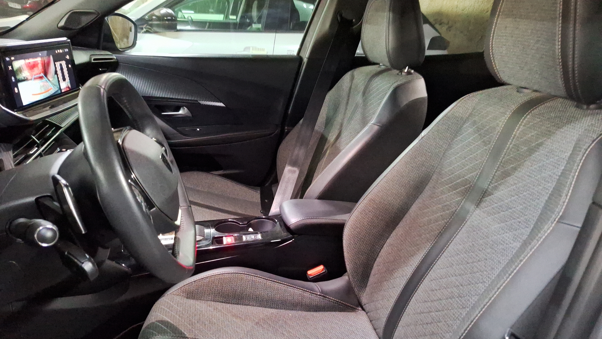 Peugeot 2008 — foto 14 de 15