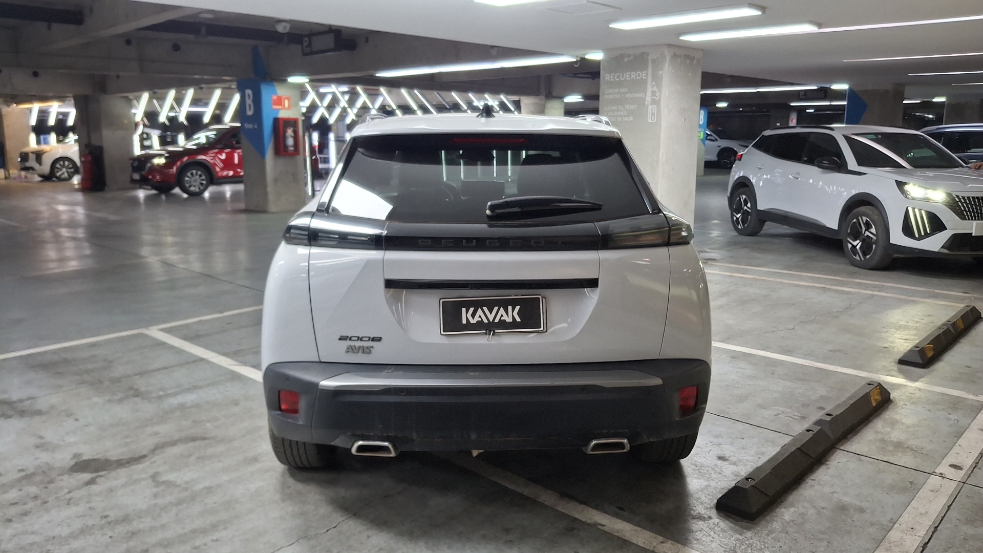 Peugeot 2008 — foto 5 de 16