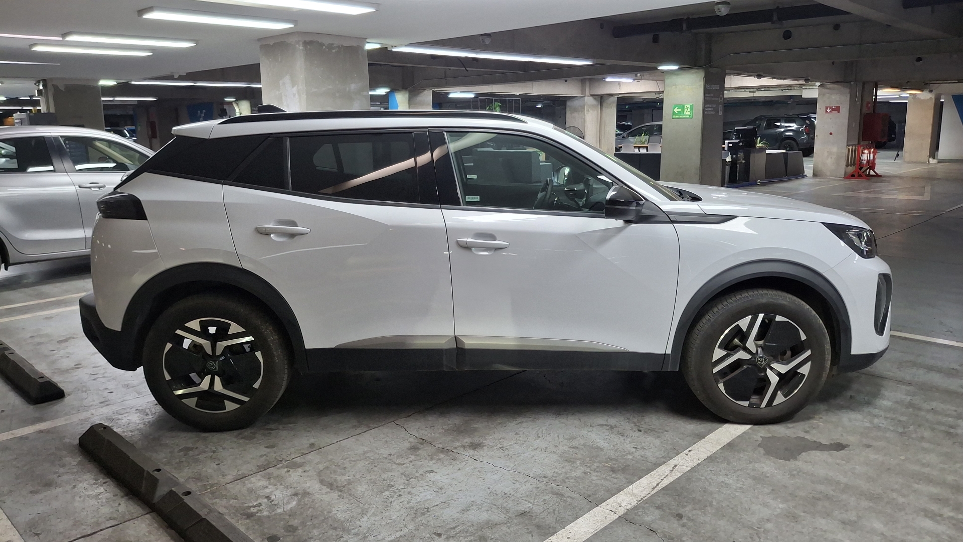 Peugeot 2008 — foto 4 de 16