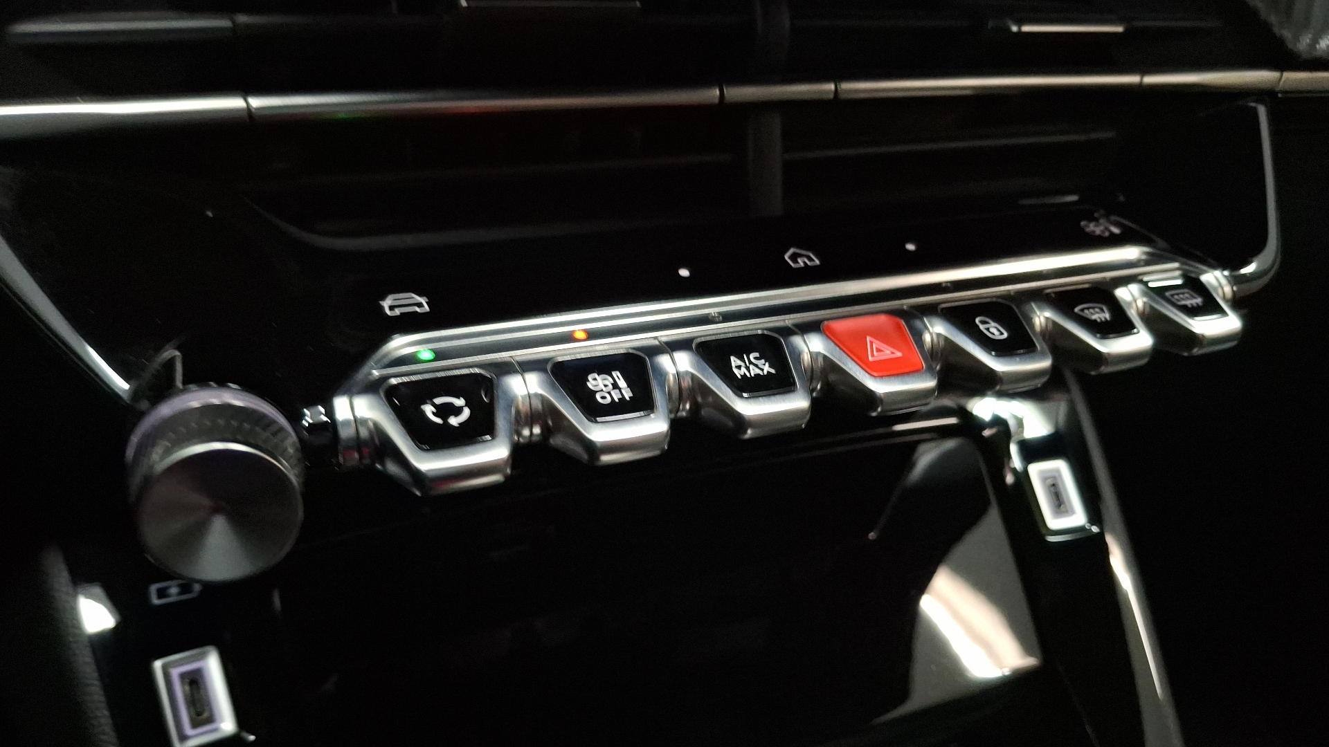 Peugeot 2008 — foto 15 de 16