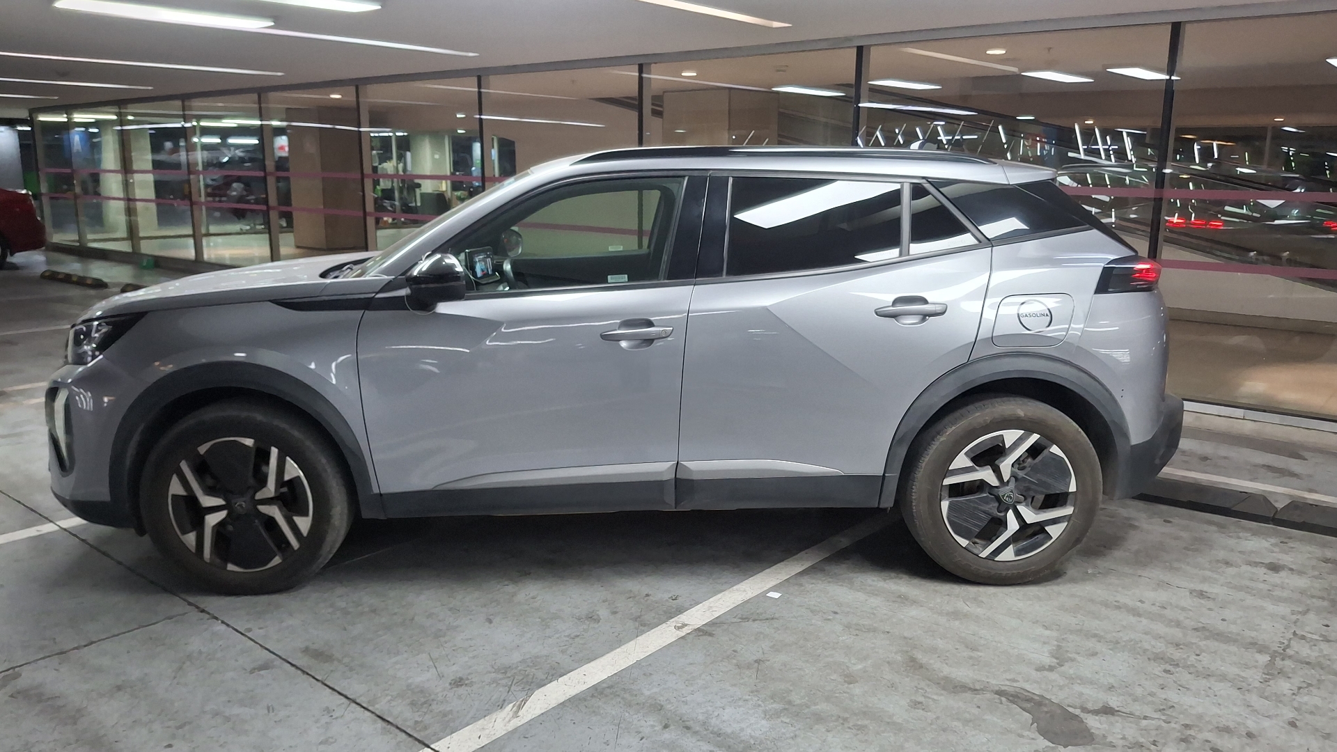 Peugeot 2008 — foto 7 de 16