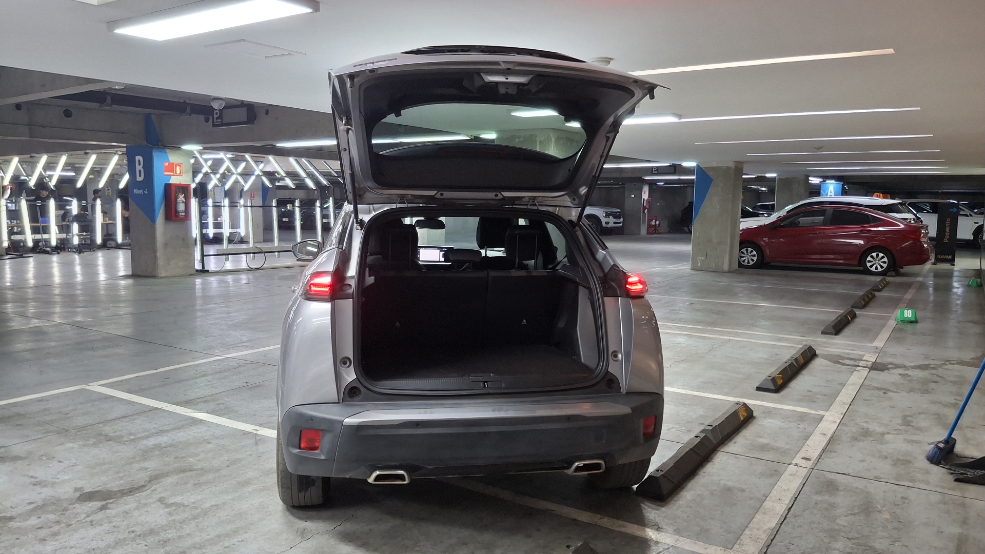 Peugeot 2008 — foto 6 de 16