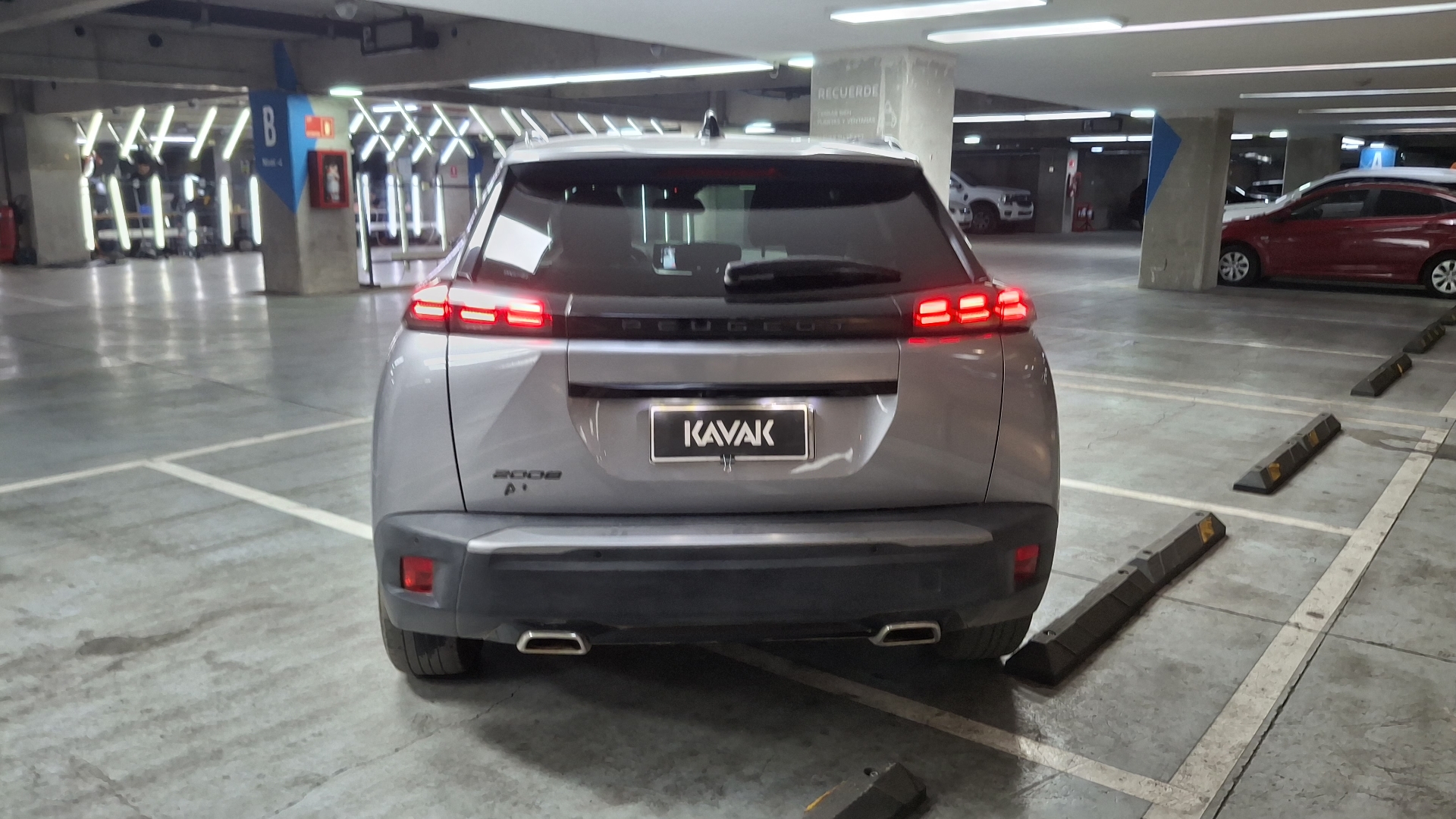 Peugeot 2008 — foto 5 de 16