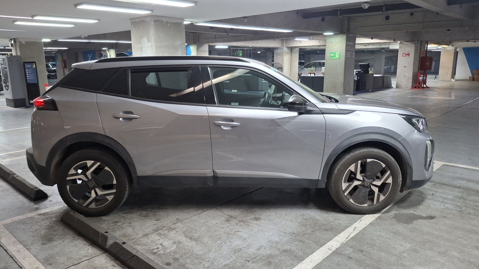 Peugeot 2008 — foto 4 de 16