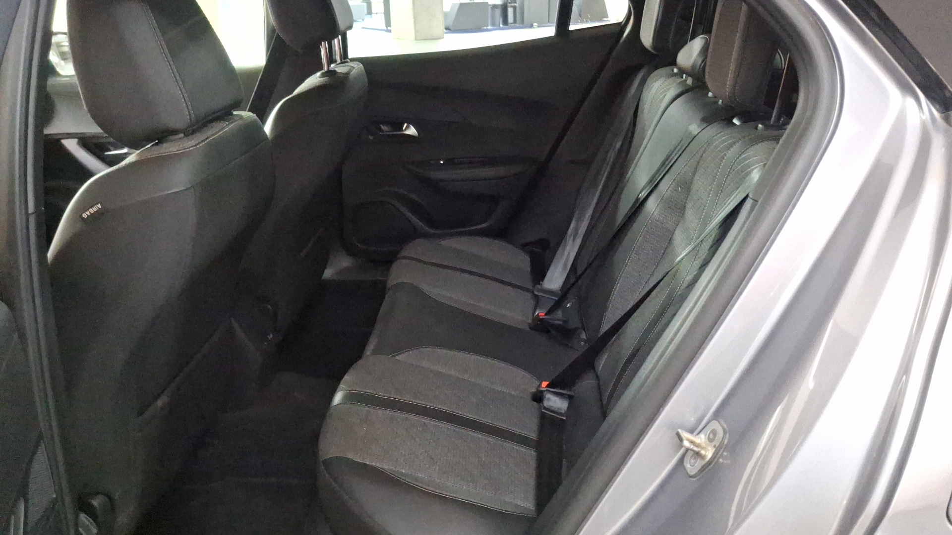 Peugeot 2008 — foto 14 de 16