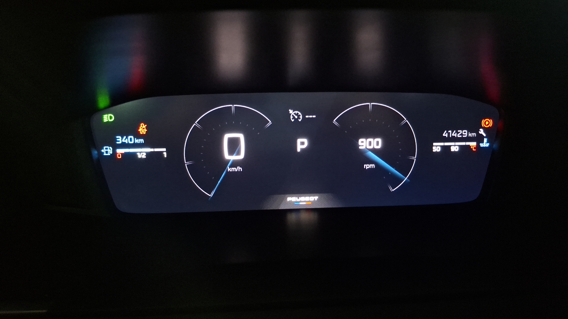 Peugeot 2008 — foto 9 de 16