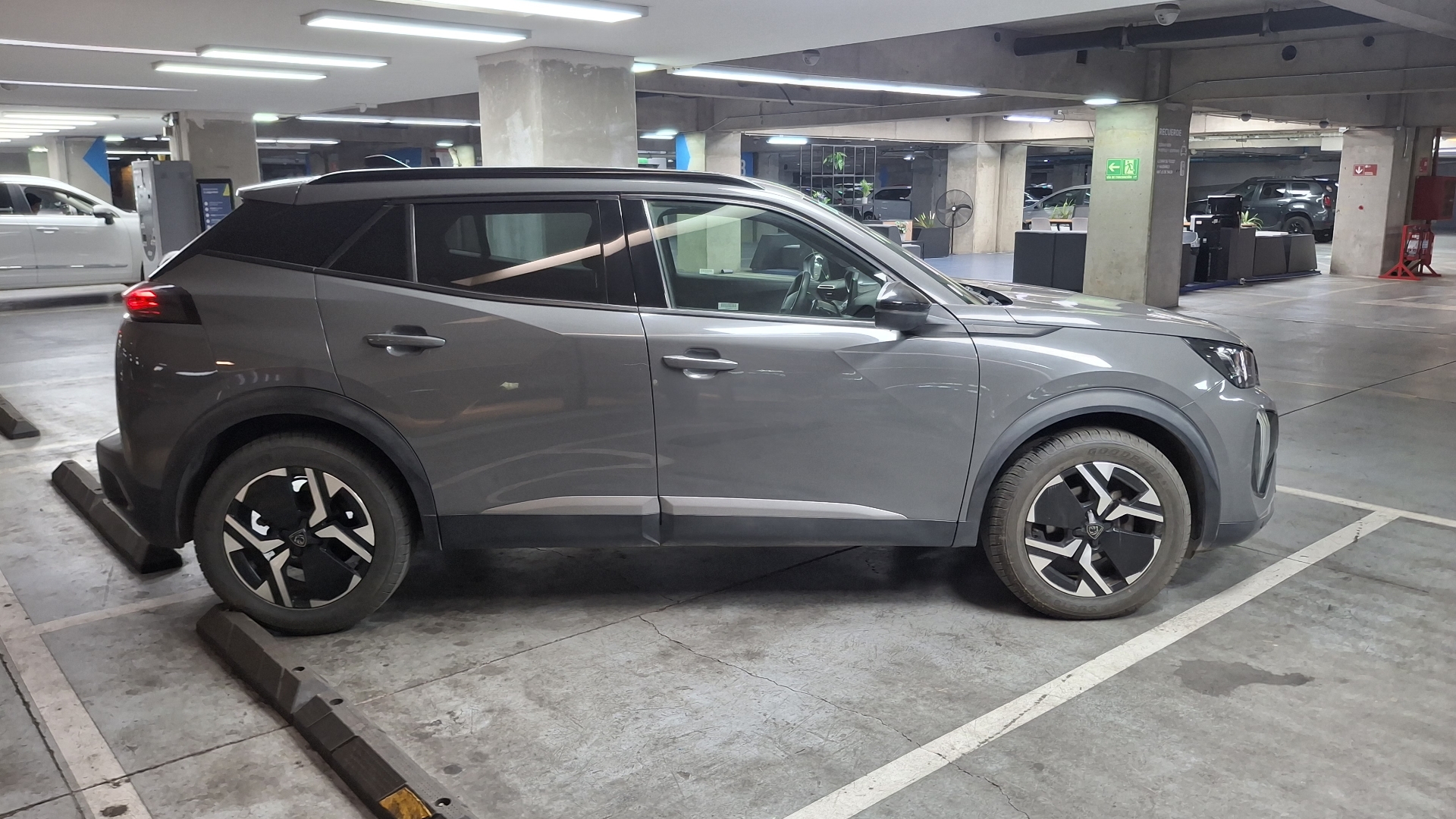 Peugeot 2008 — foto 4 de 16