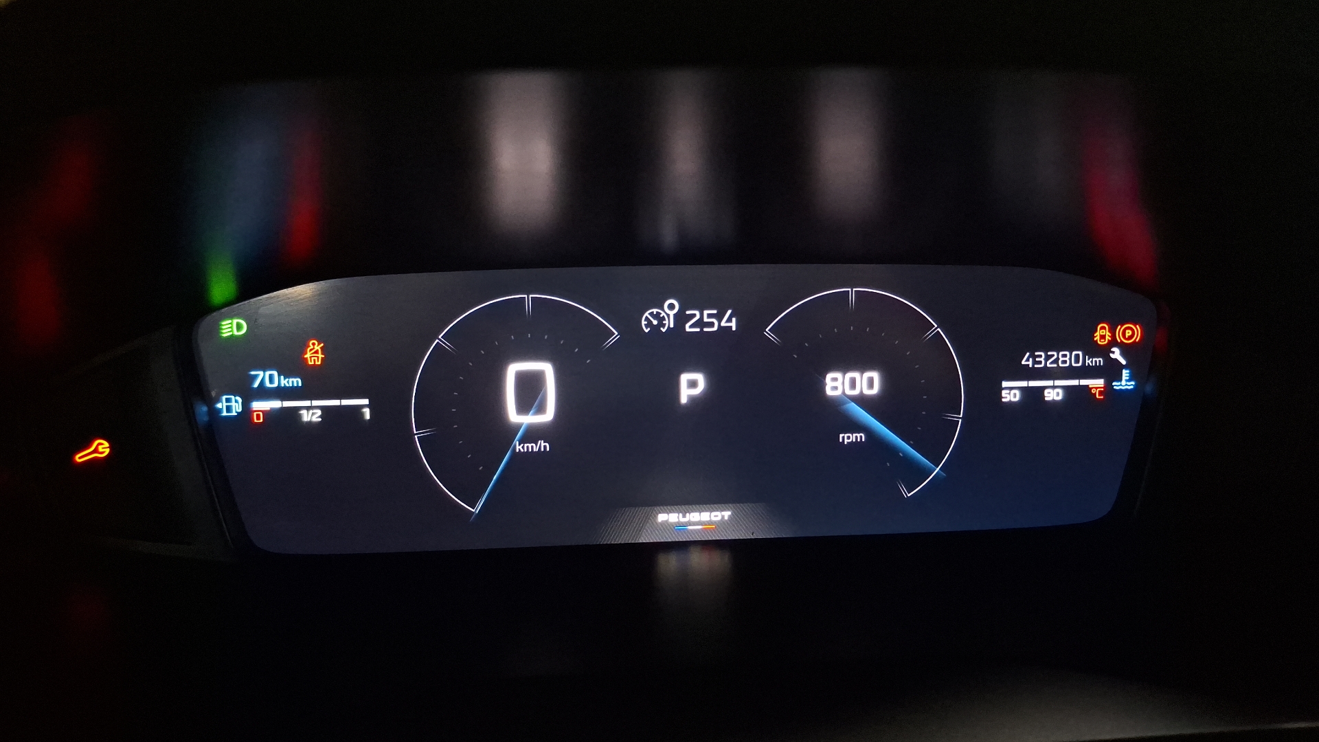 Peugeot 2008 — foto 9 de 16