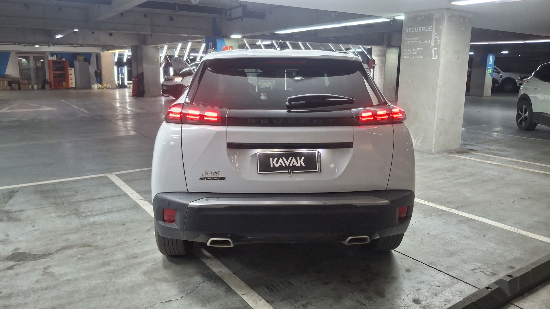 Peugeot 2008 — foto 5 de 16