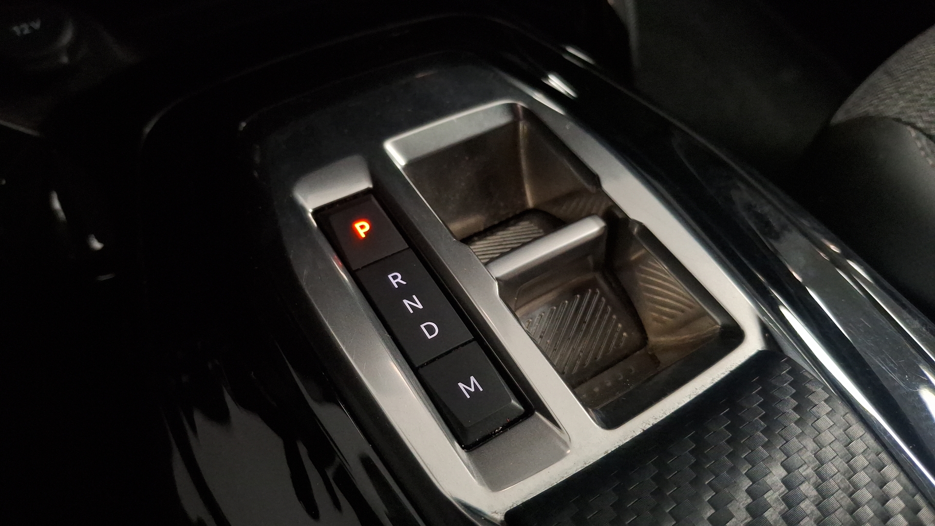 Peugeot 2008 — foto 11 de 16