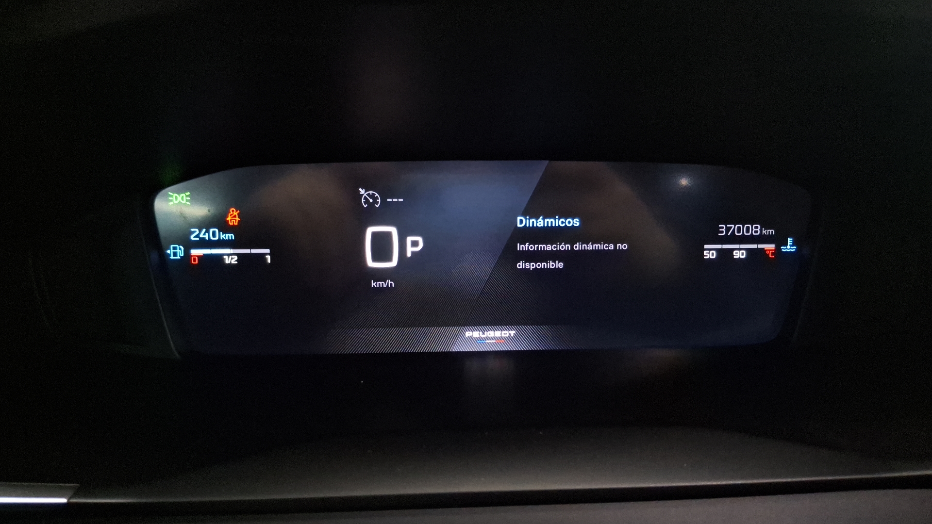 Peugeot 2008 — foto 9 de 16
