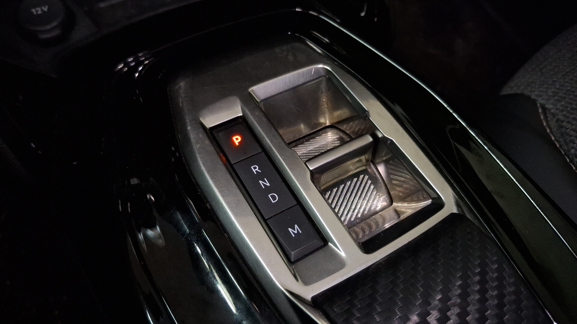 Peugeot 2008 — foto 11 de 16