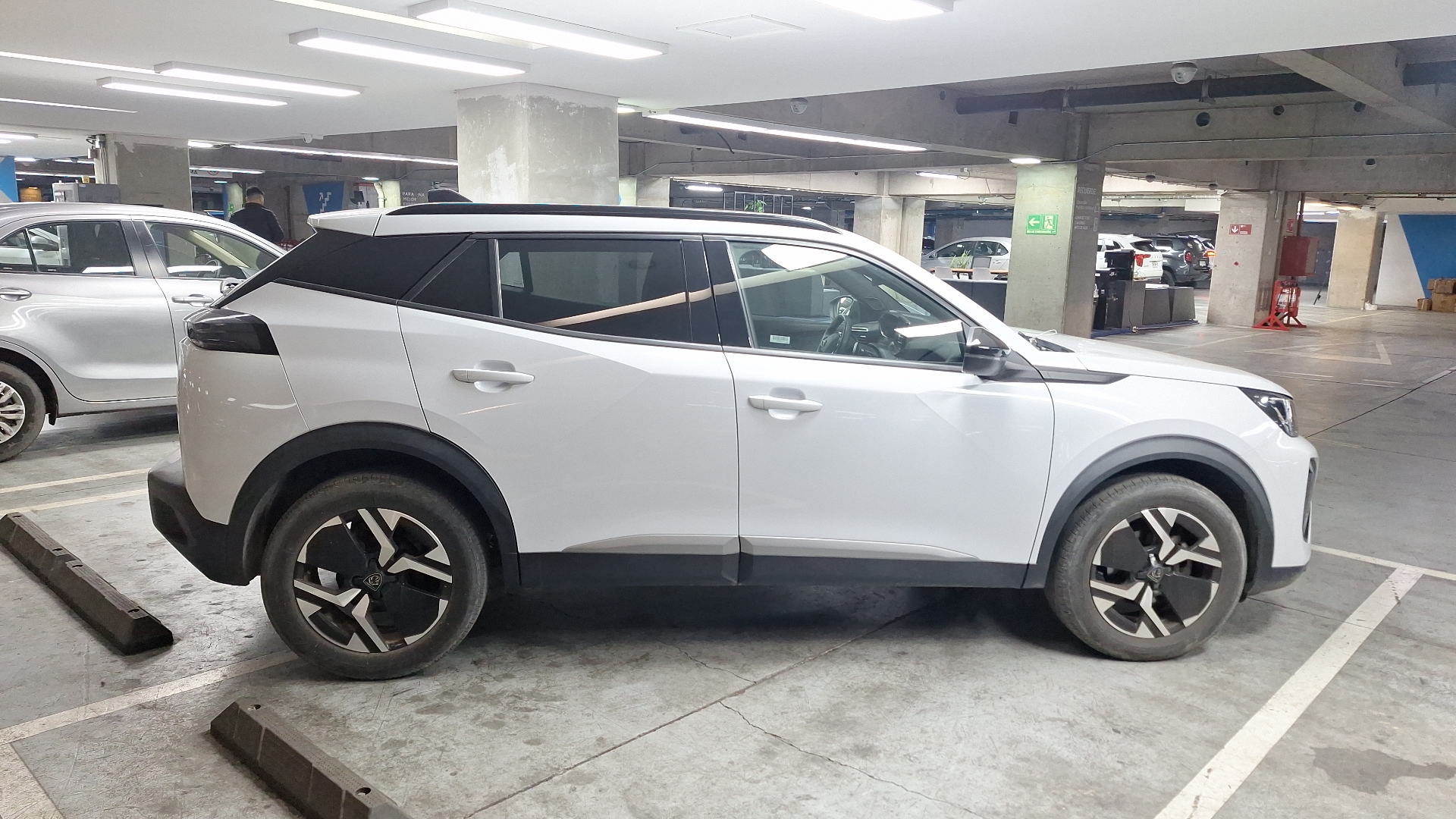 Peugeot 2008 — foto 5 de 15