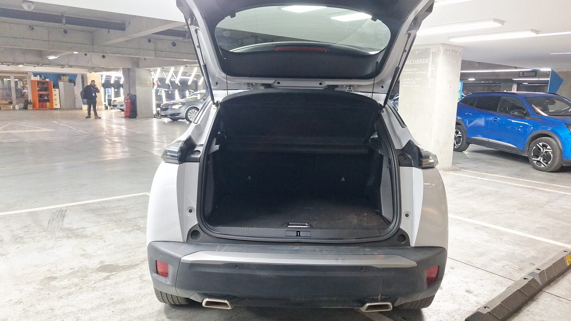 Peugeot 2008 — foto 4 de 15