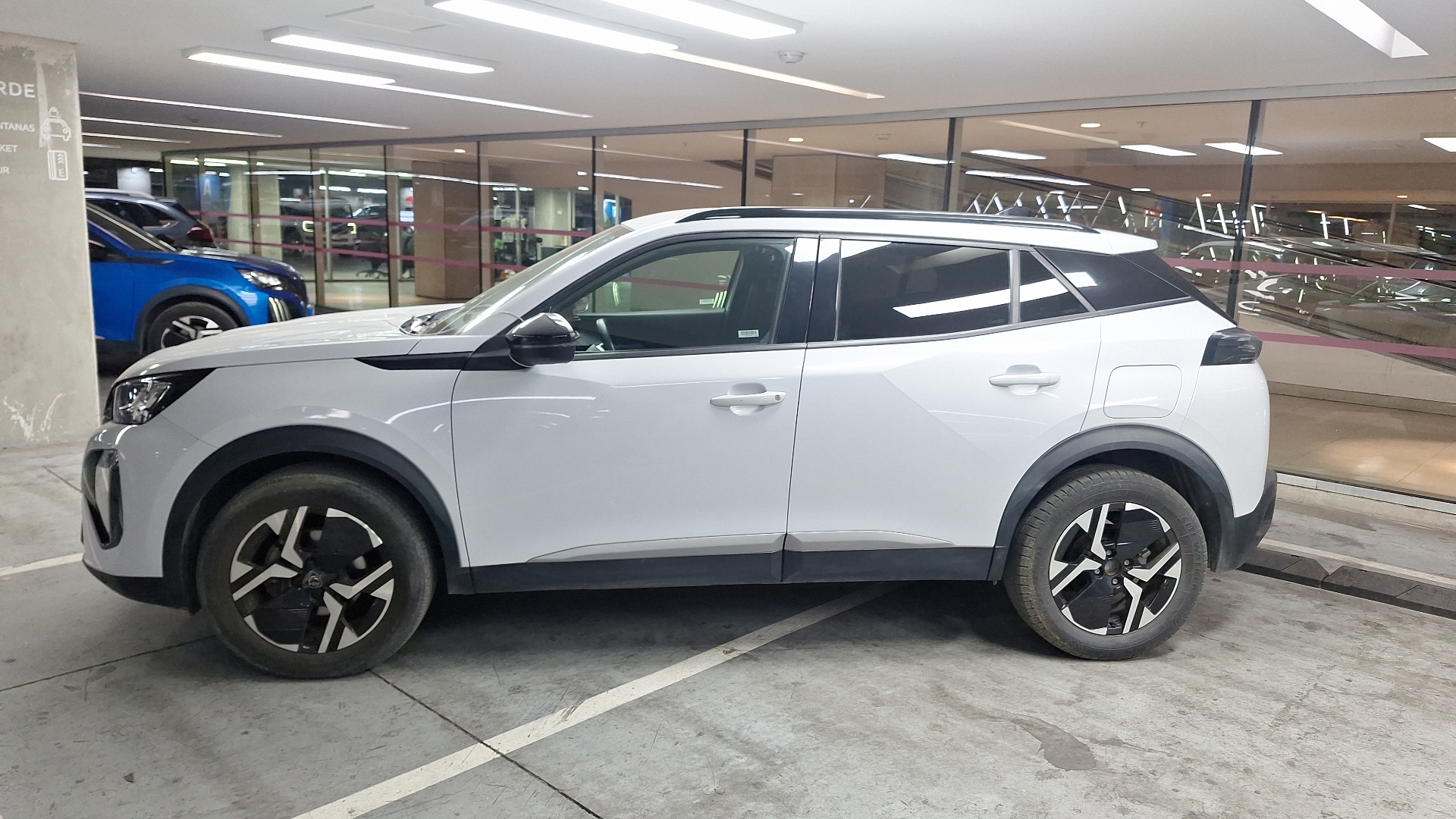 Peugeot 2008 — foto 2 de 15