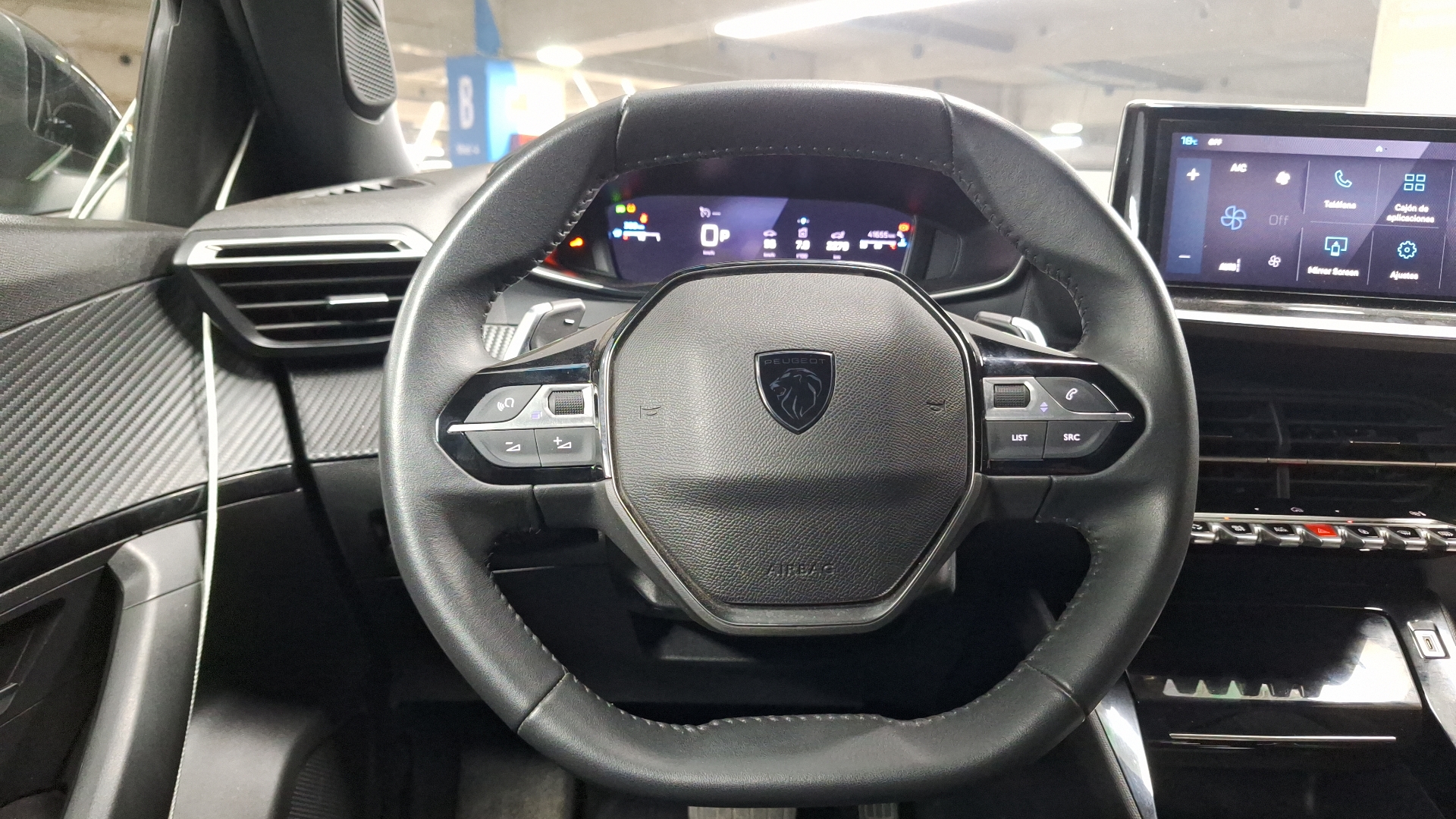 Peugeot 2008 — foto 8 de 15
