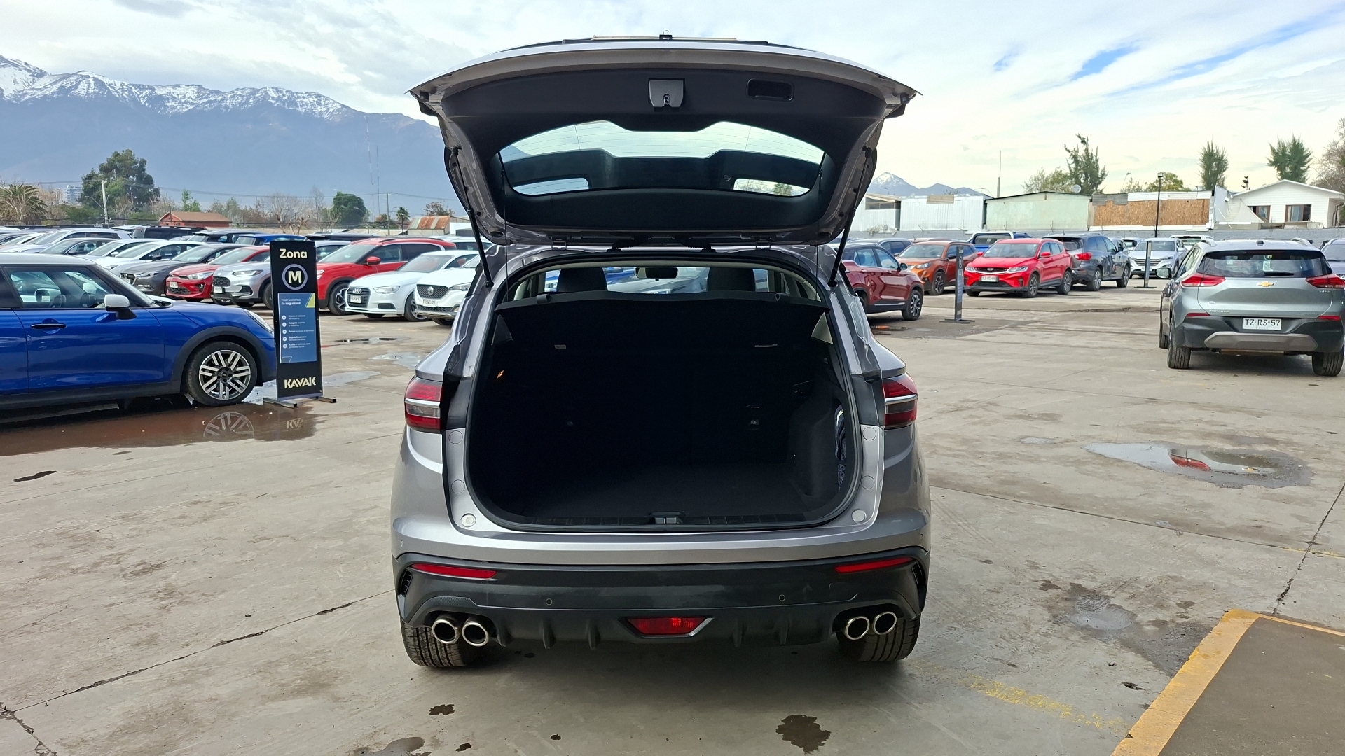 Geely Coolray — foto 4 de 16