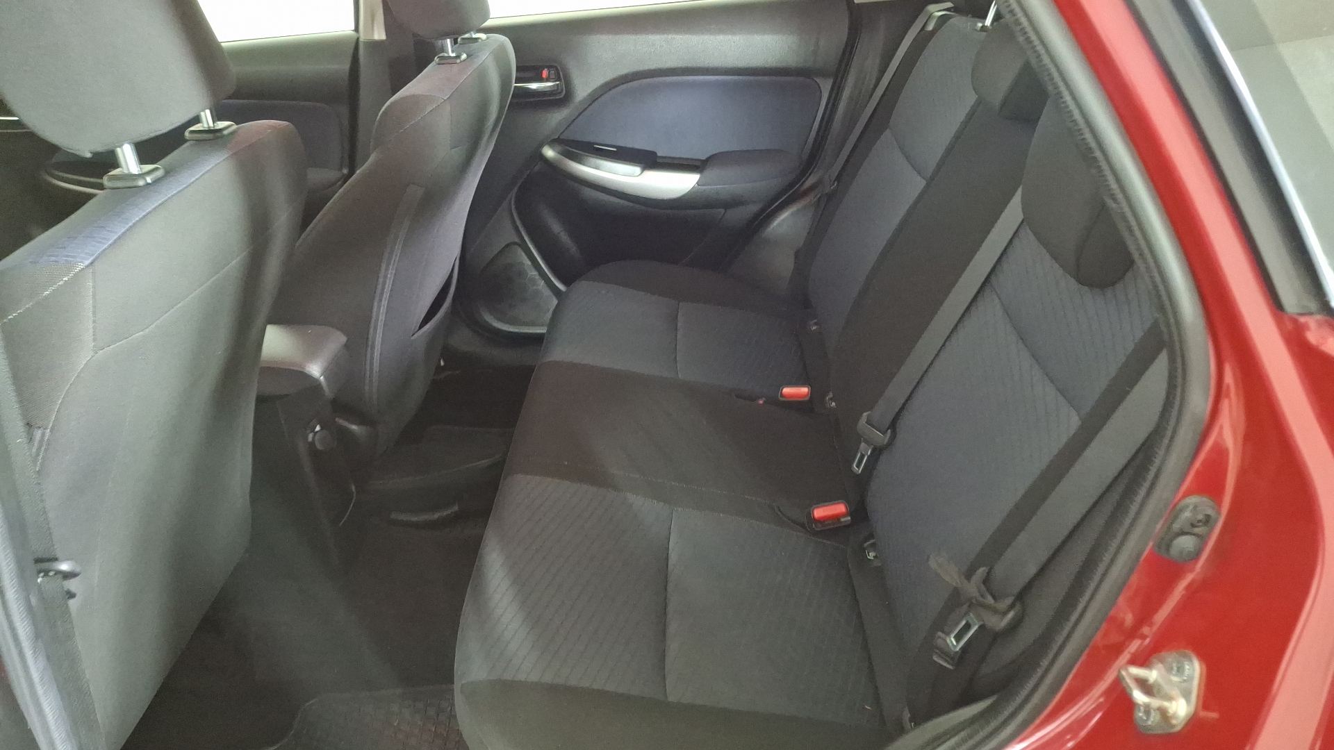 Suzuki Baleno — foto 13 de 15