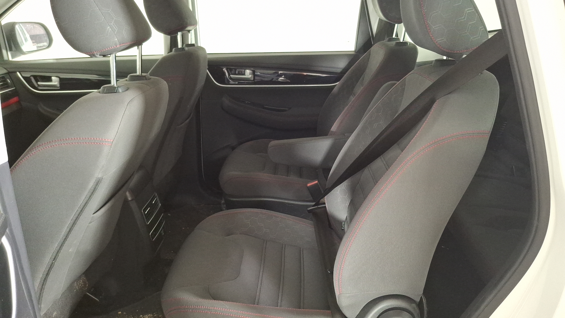 DFSK Sx6 — foto 14 de 17