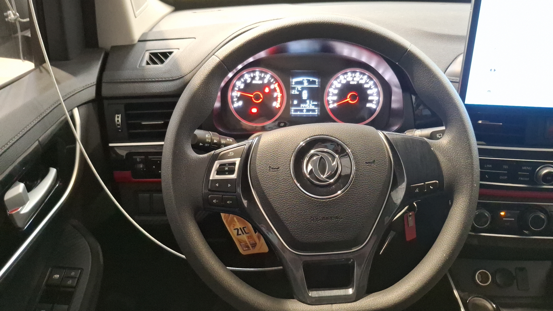 DFSK Sx6 — foto 8 de 17
