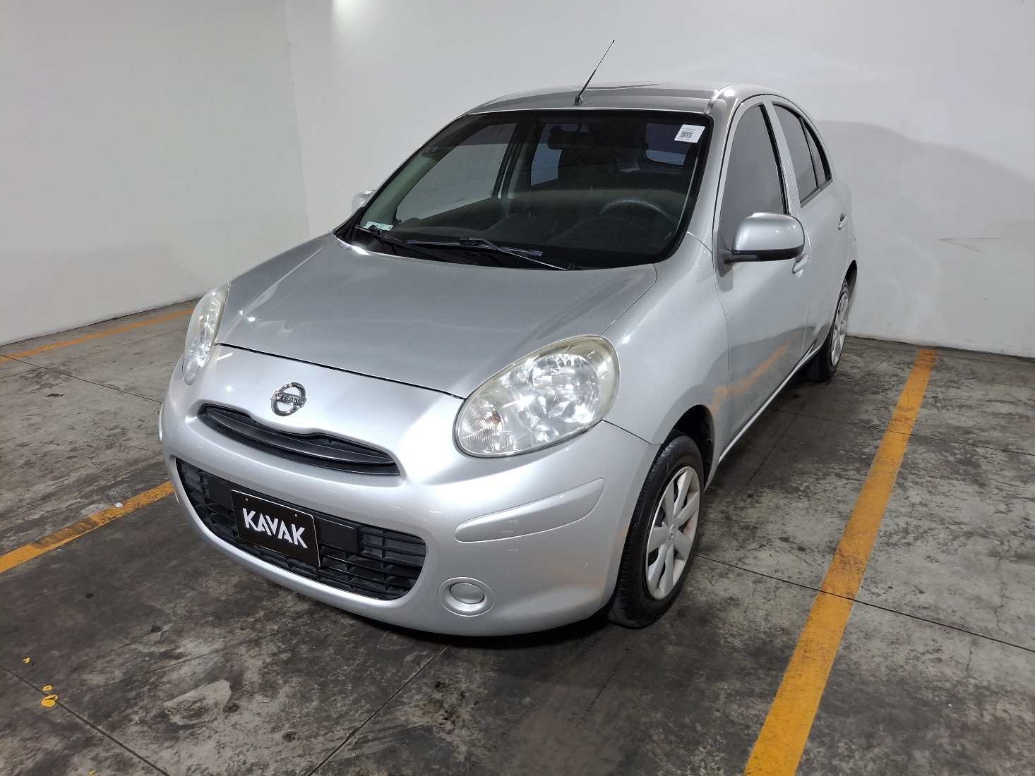 Nissan March 2013
