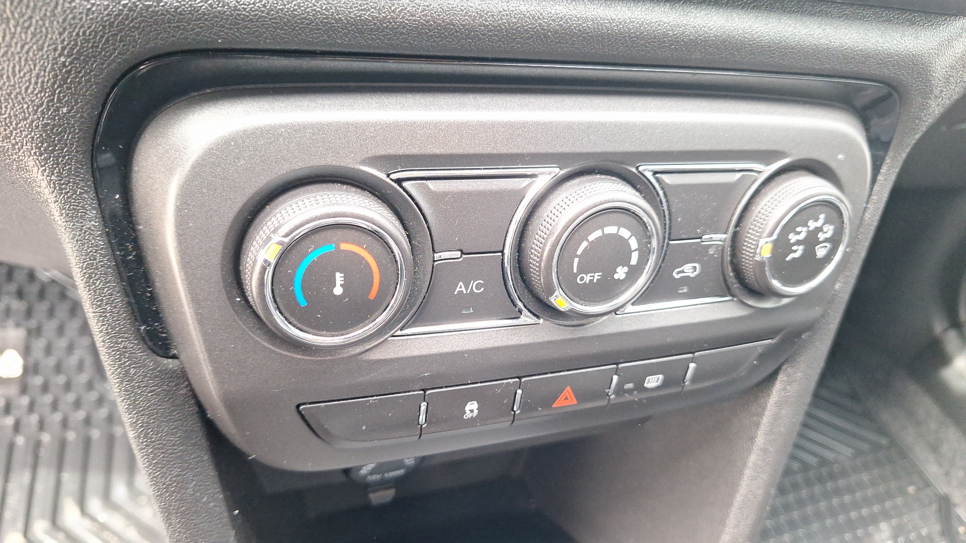 Chery Tiggo 2 — foto 14 de 14