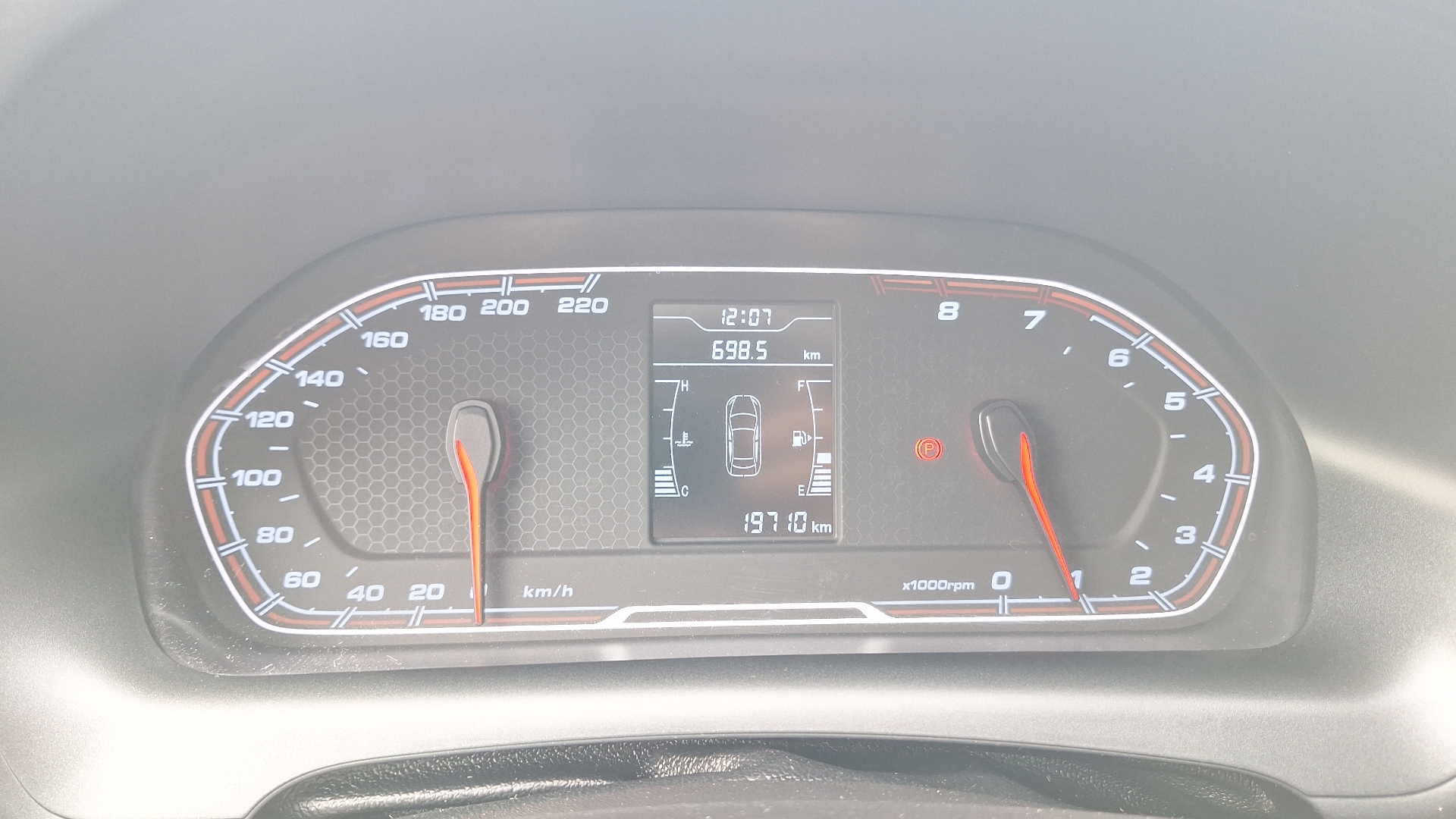 Chery Tiggo 2 — foto 9 de 14