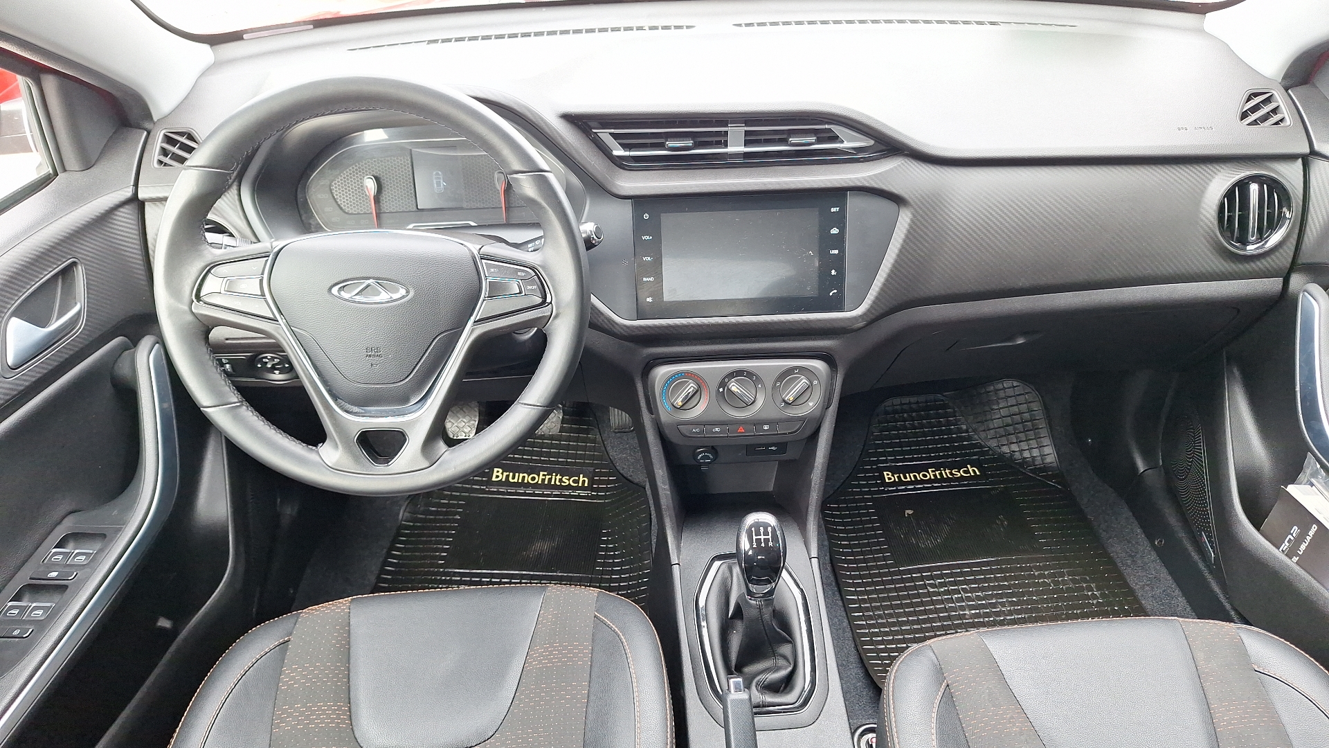 Chery Tiggo 2 — foto 6 de 15