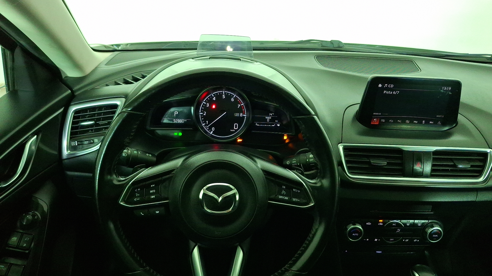 Mazda 3 — foto 8 de 17
