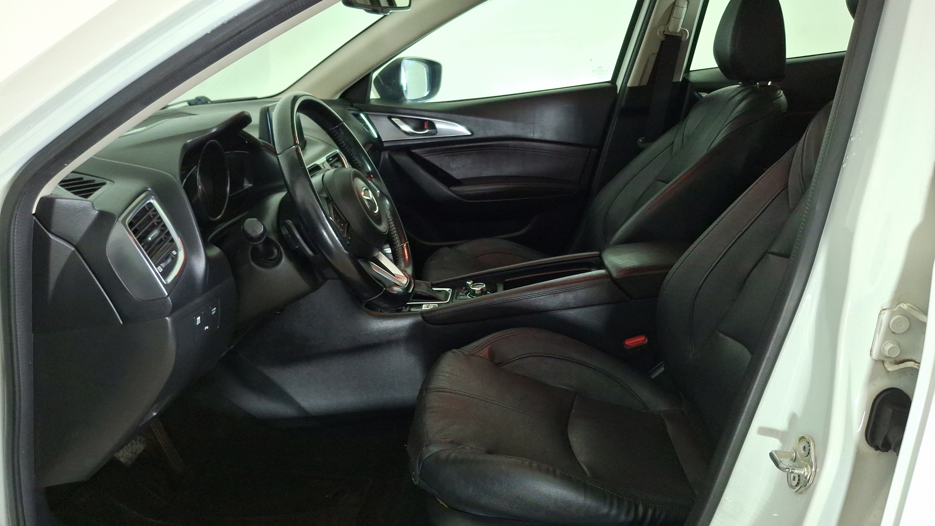 Mazda 3 — foto 13 de 17