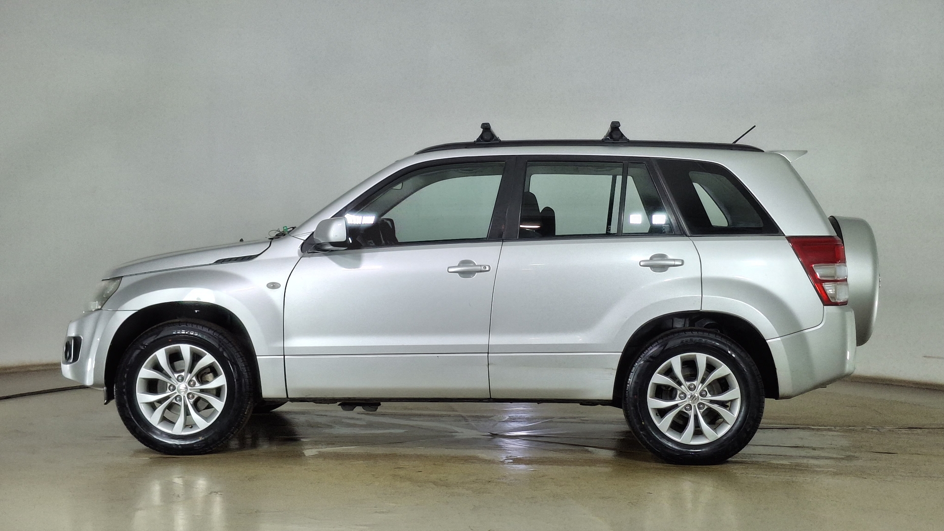 Suzuki Grandnomade — foto 7 de 15