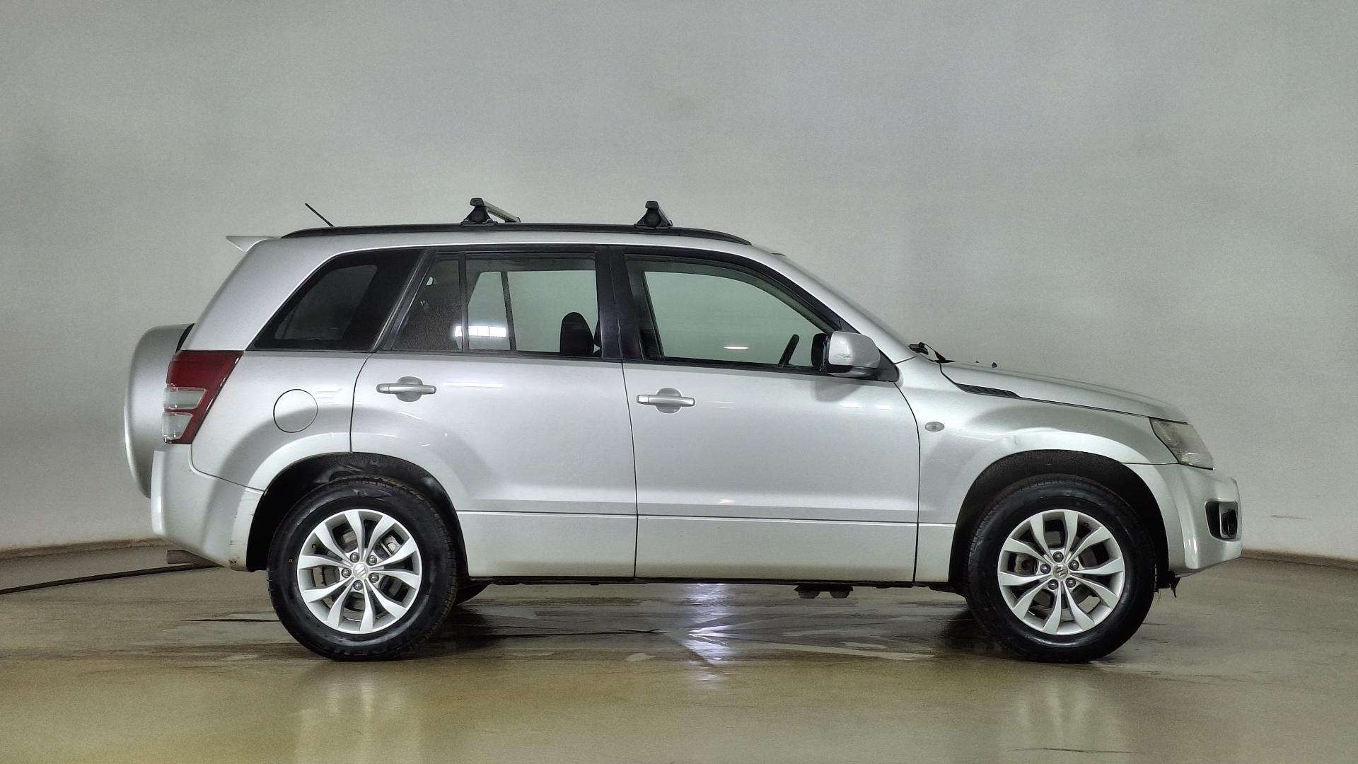 Suzuki Grandnomade — foto 4 de 15