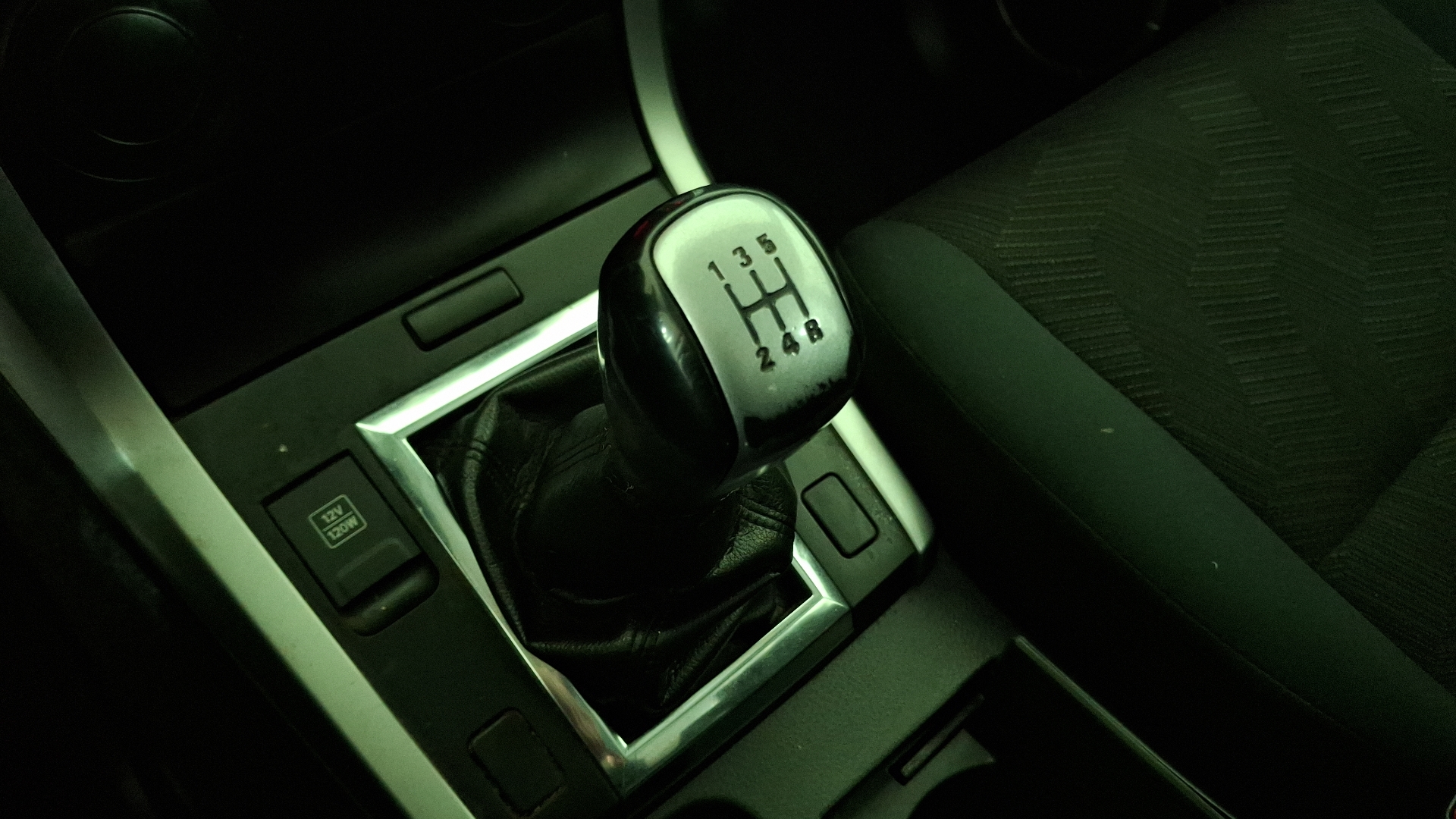 Suzuki Grandnomade — foto 11 de 15