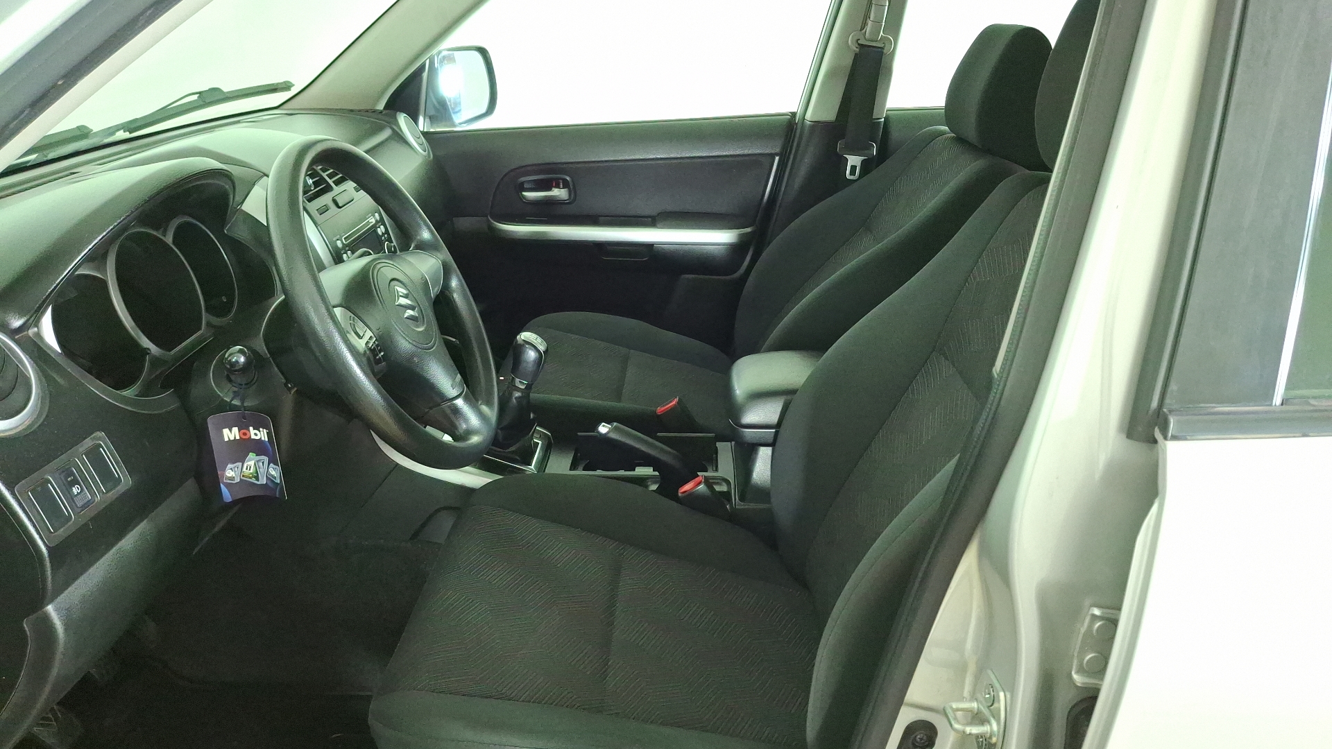 Suzuki Grandnomade — foto 12 de 15