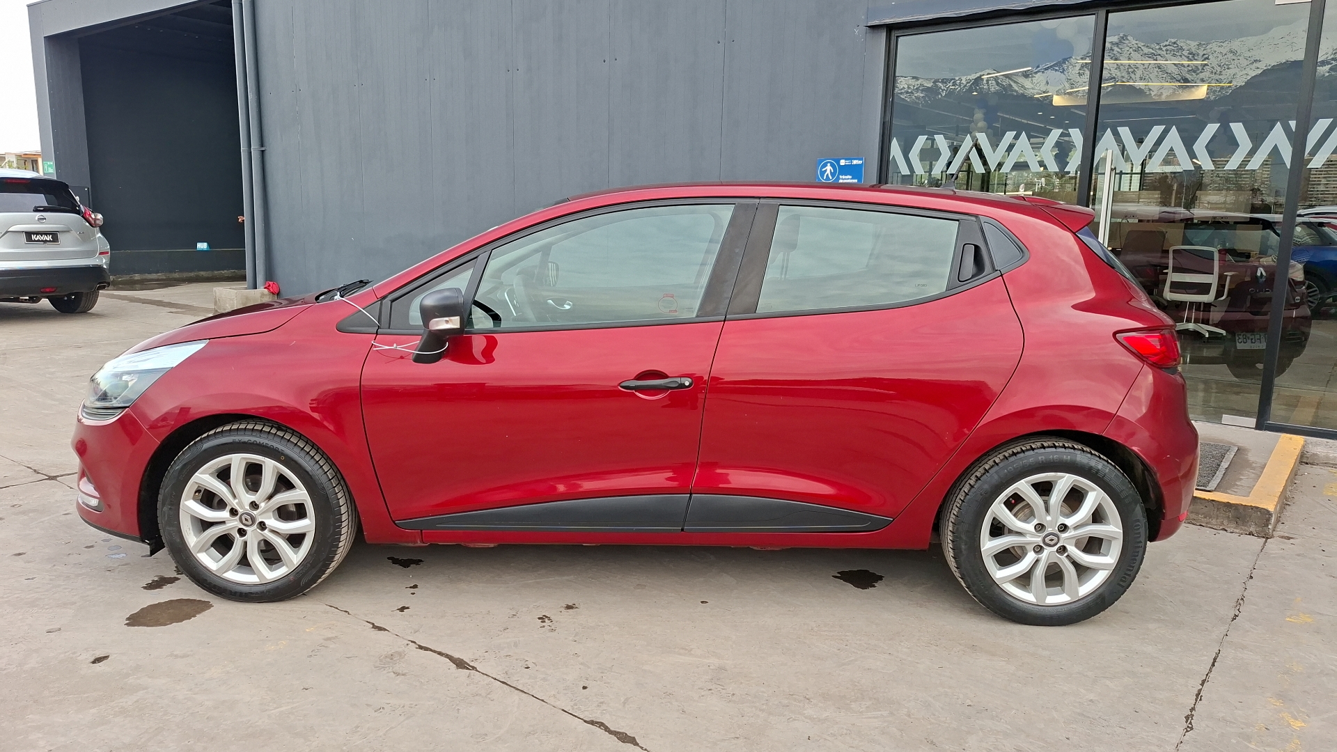 Renault Clio — foto 2 de 14