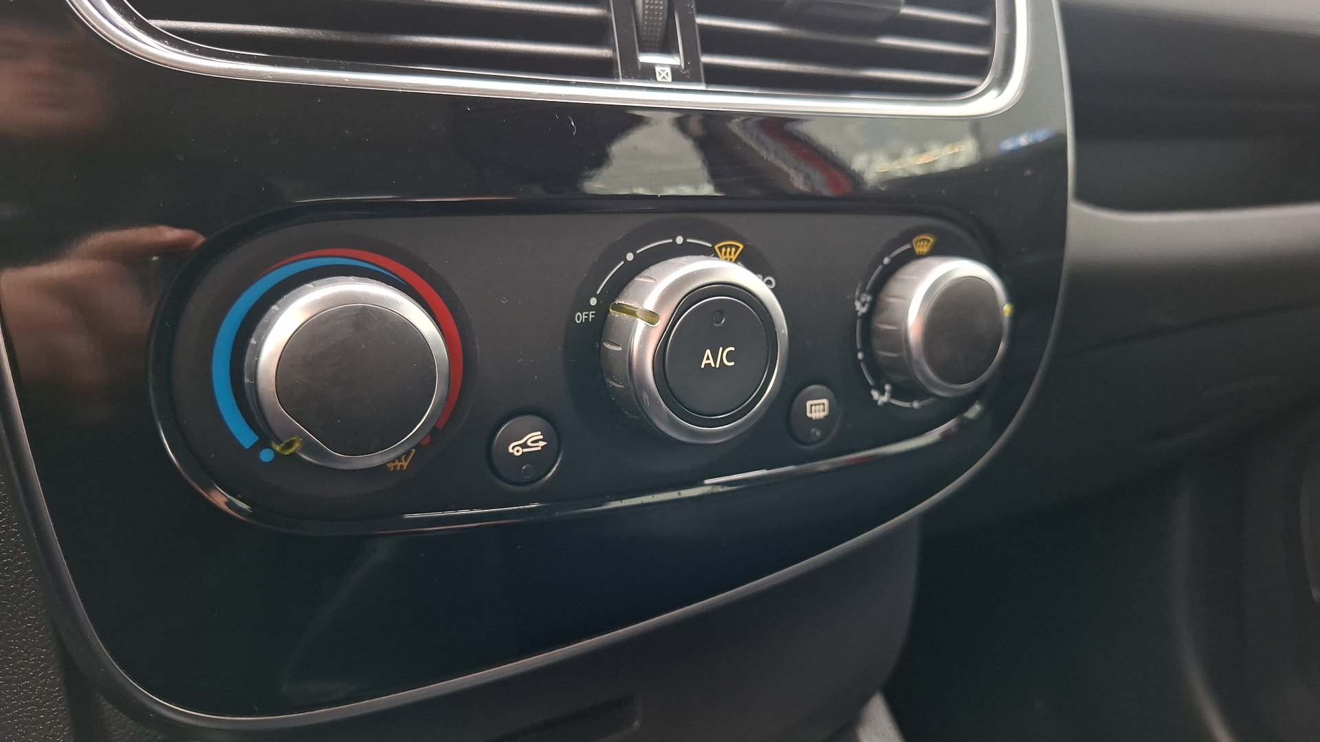 Renault Clio — foto 14 de 14