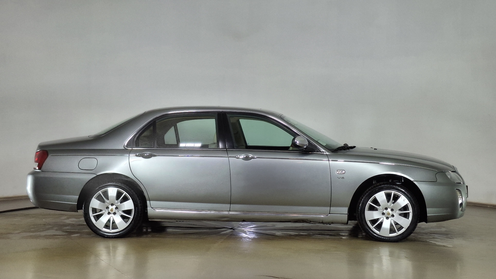 MG 750 — foto 4 de 16