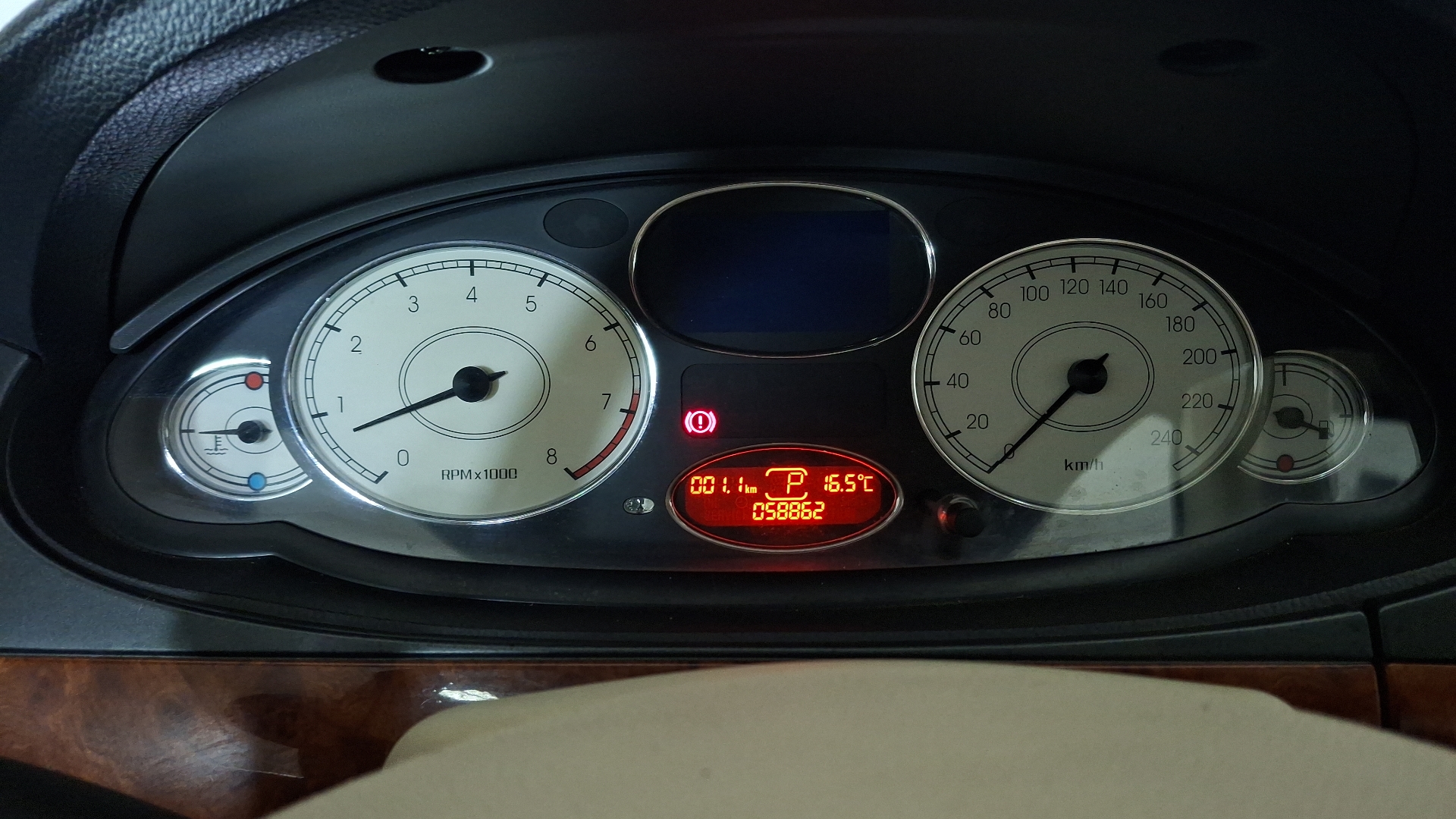 MG 750 — foto 9 de 16