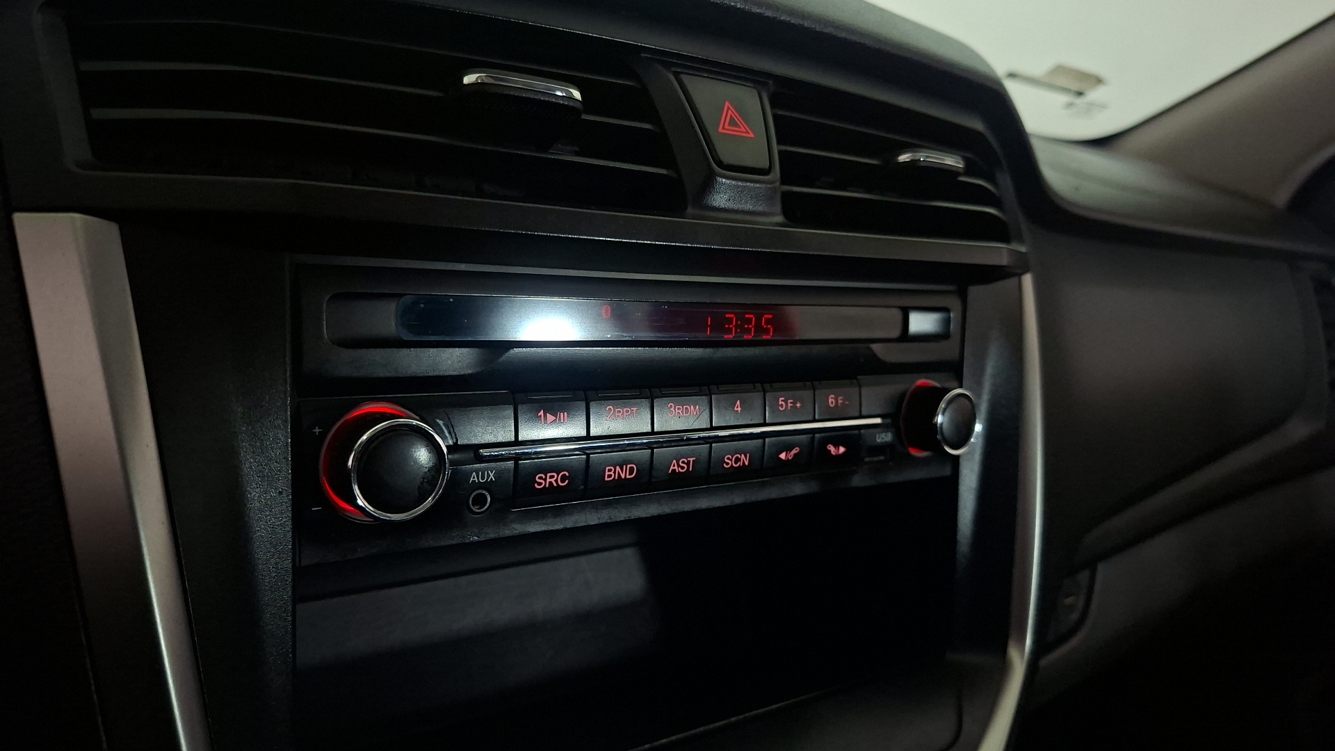 Maxus T60 — foto 10 de 15