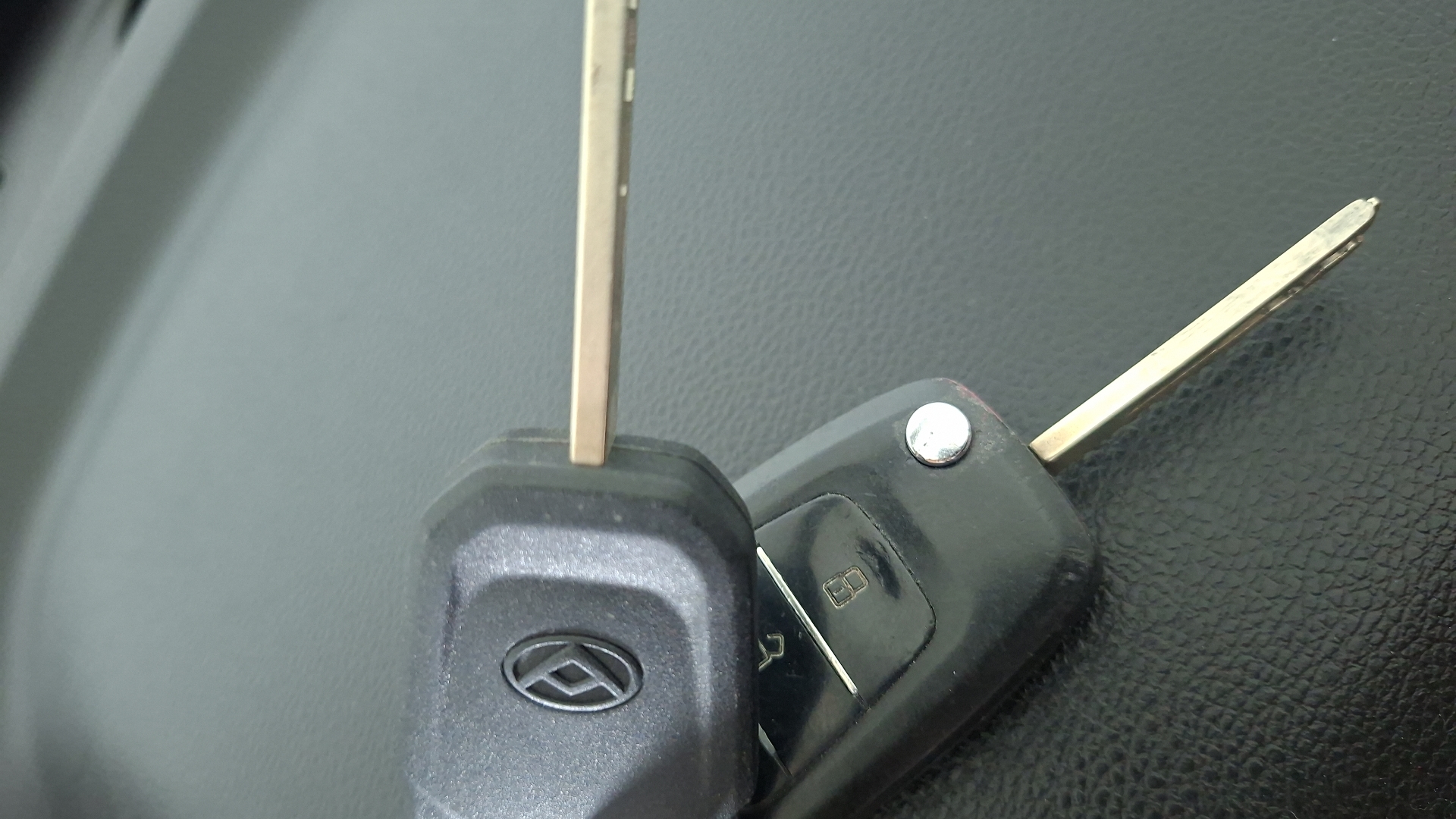 Maxus T60 — foto 15 de 15