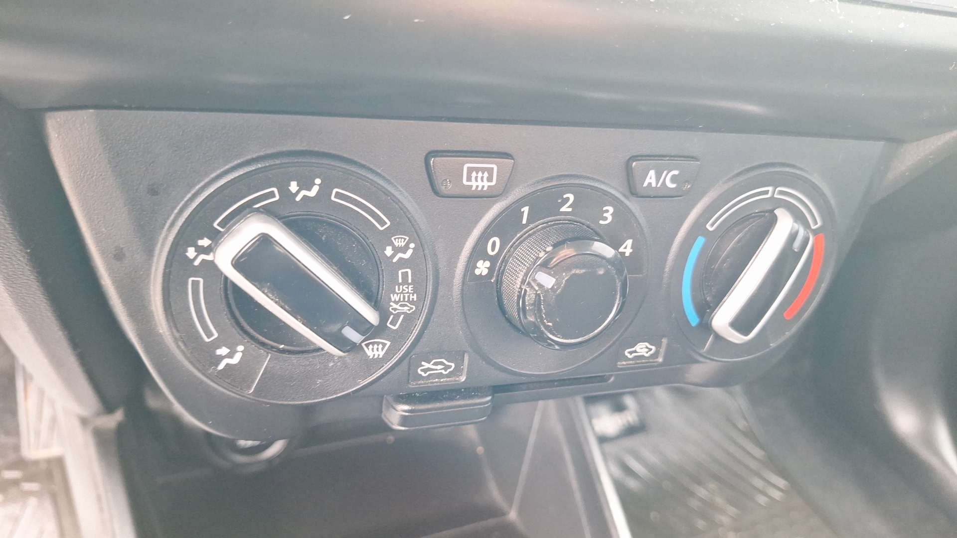Suzuki Swift — foto 14 de 14