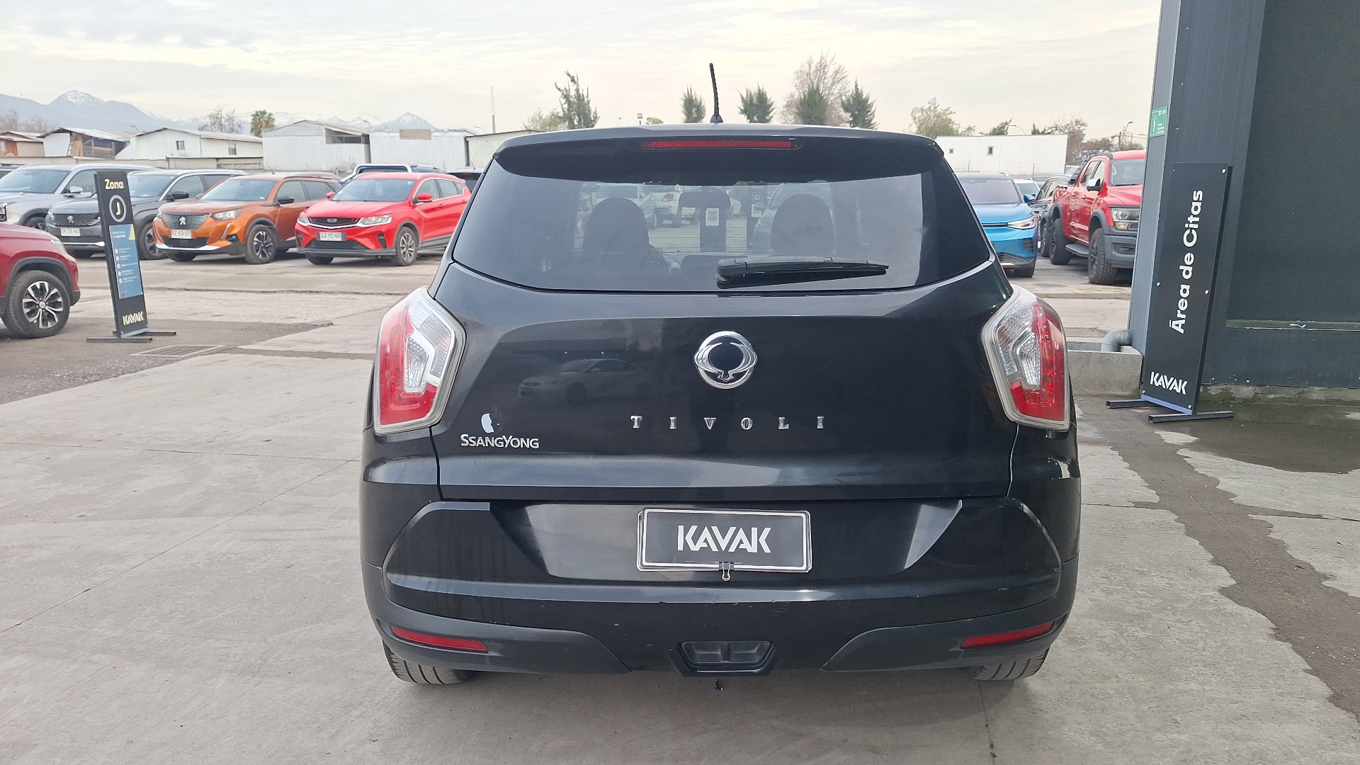SsangYong Tivoli — foto 3 de 14