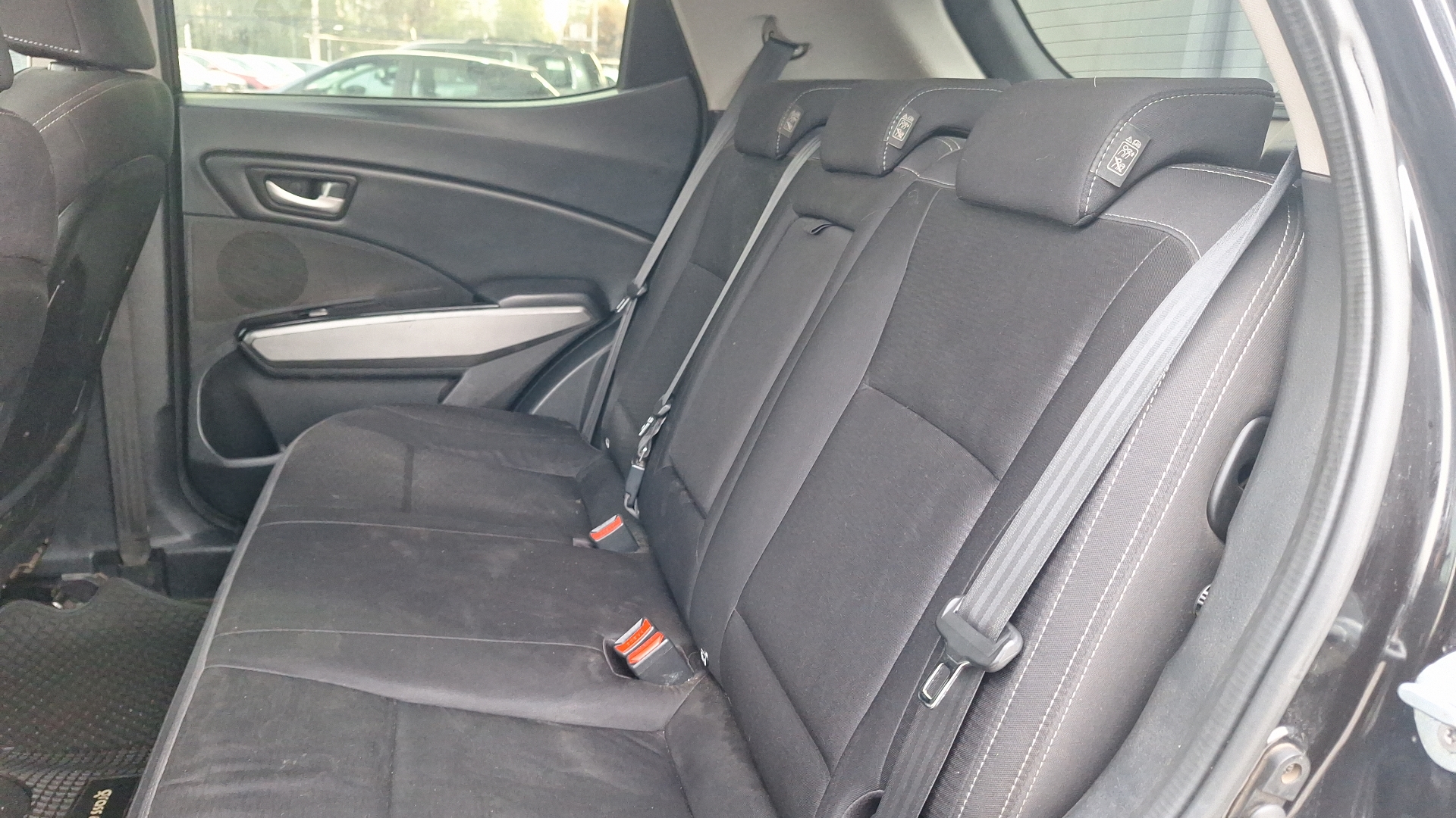 SsangYong Tivoli — foto 12 de 14