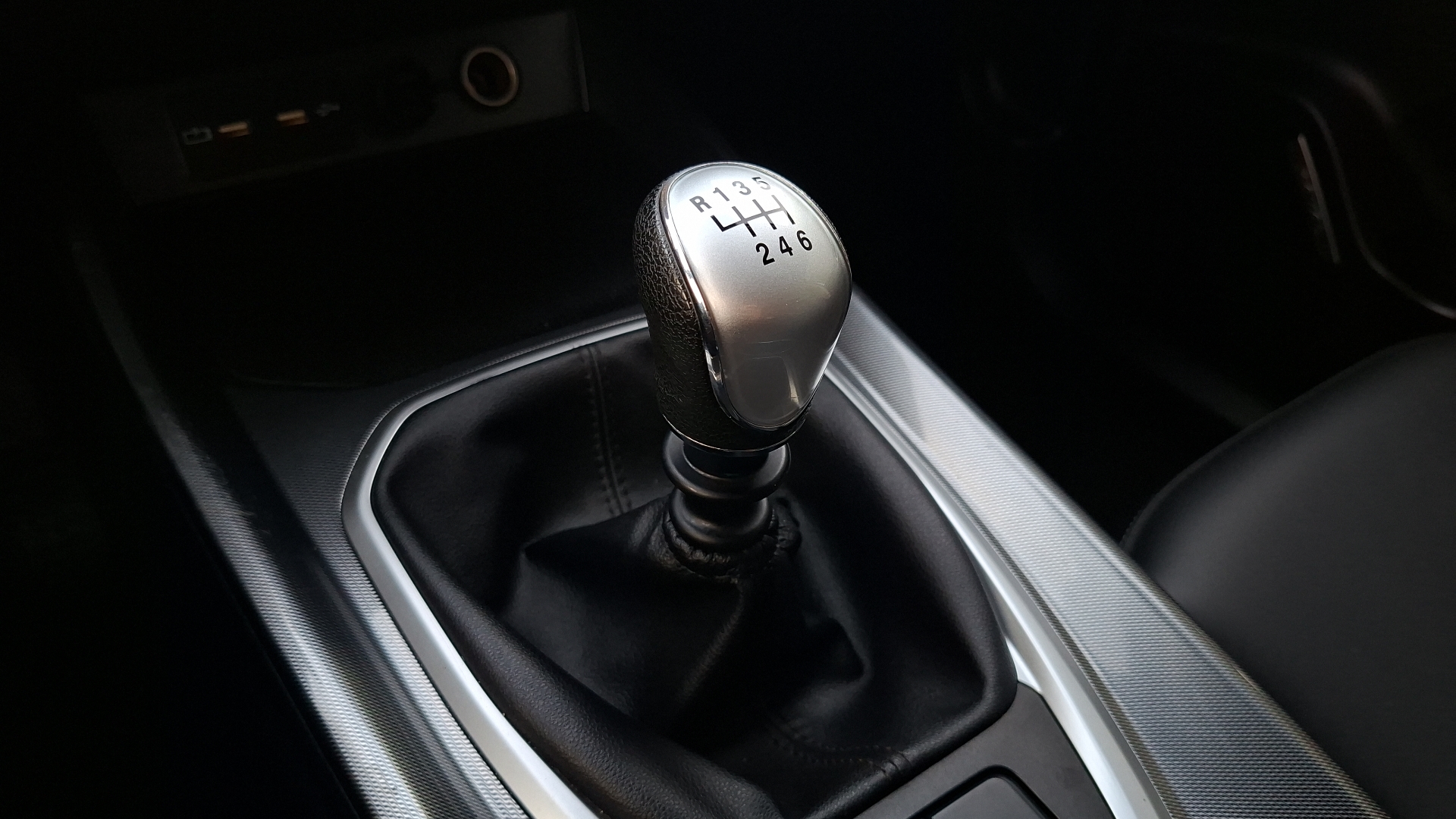 Haval Jolion — foto 11 de 15