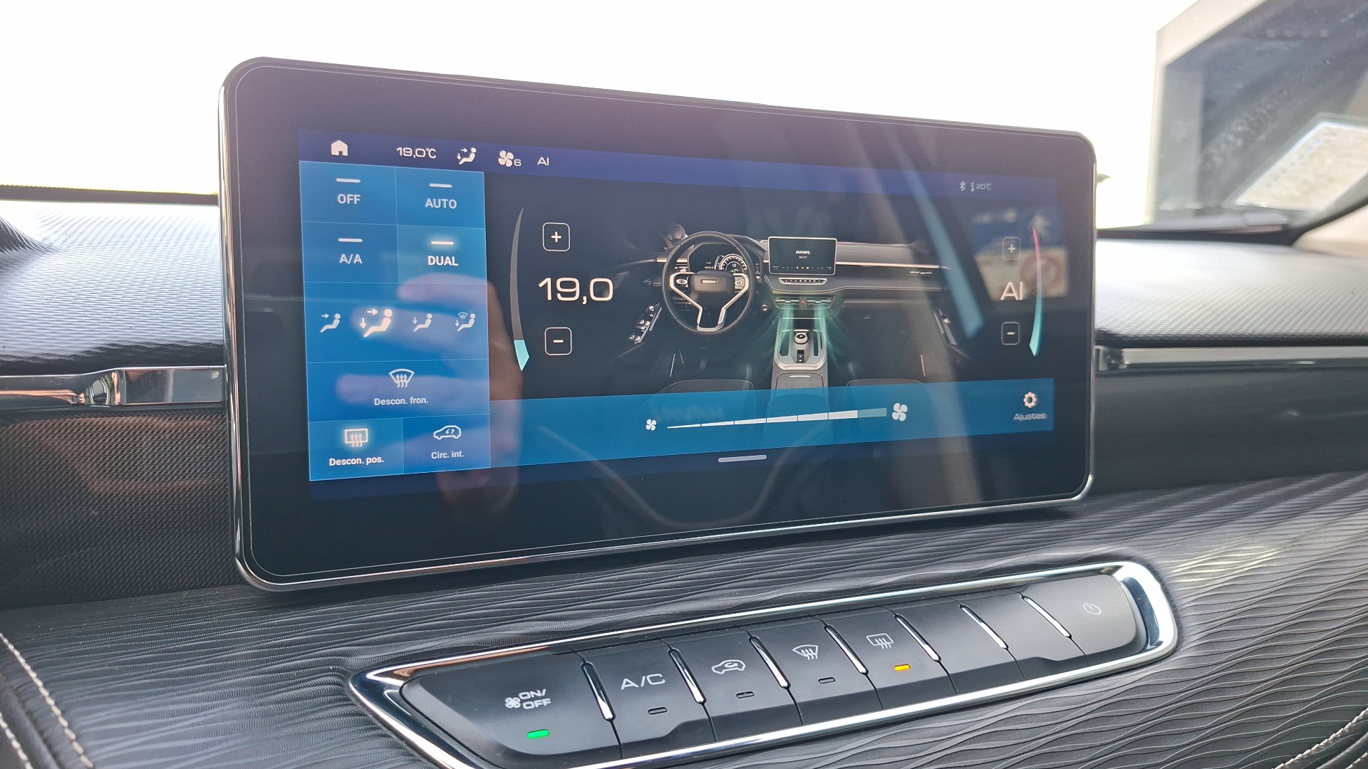 Haval Jolion — foto 15 de 15