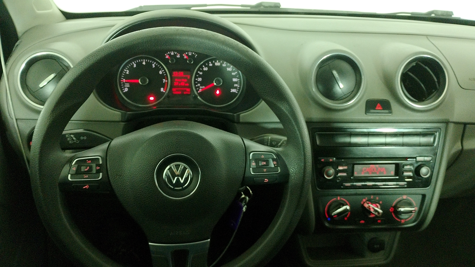 Volkswagen Gol — foto 8 de 15